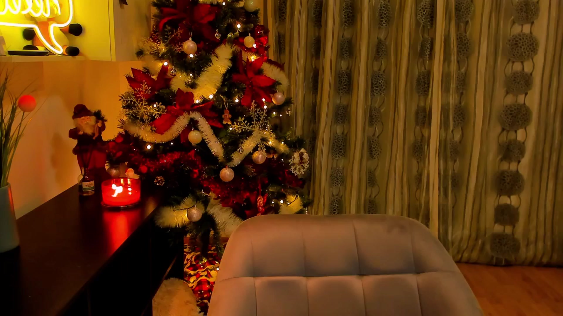 Gallery image thumbnail from Elyaana's myfreecams stream on, 12/24/2025, 22:33 image 15 of 20