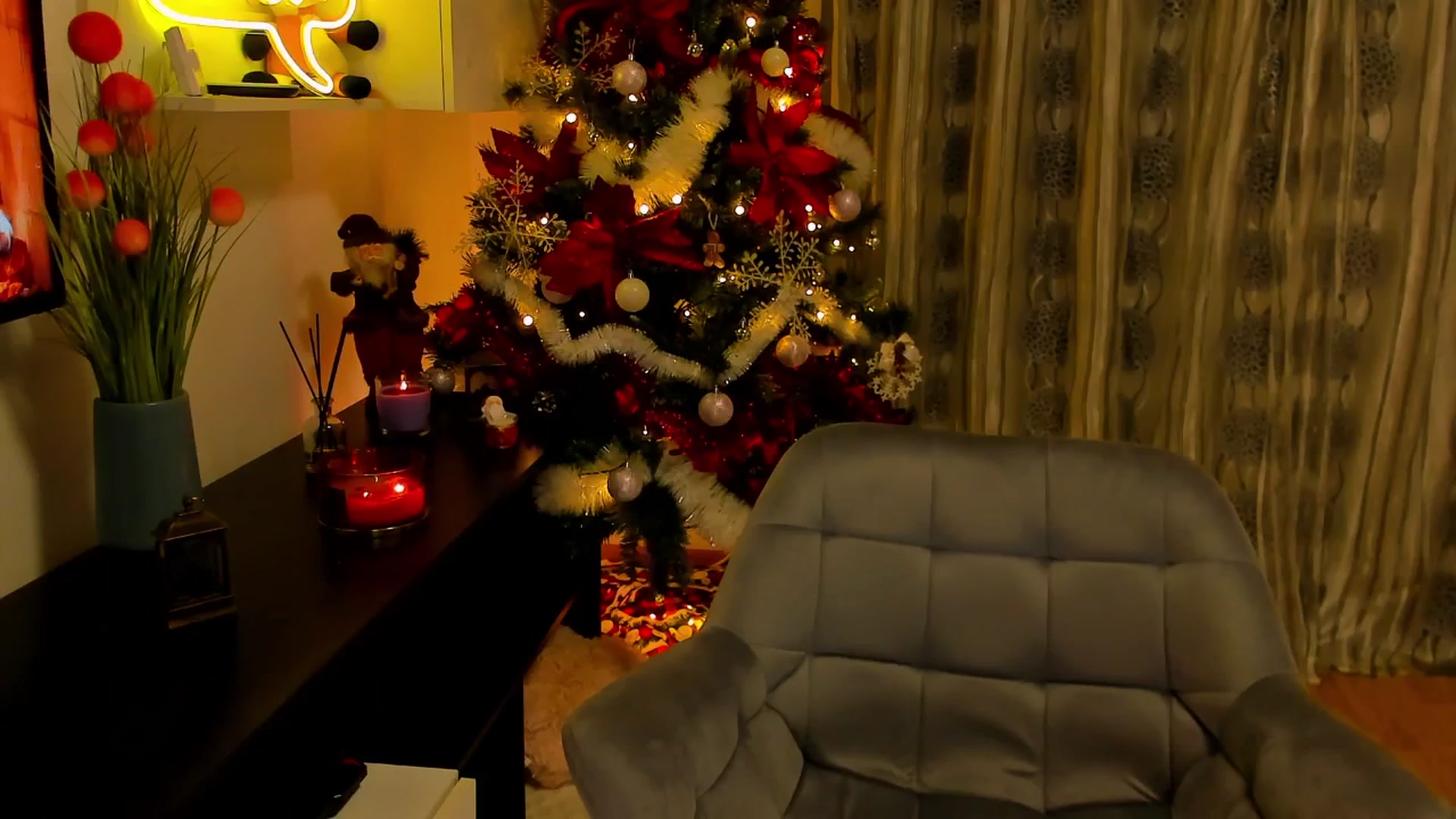 Gallery image thumbnail from Elyaana's myfreecams stream on, 12/25/2025, 22:32 image 8 of 20