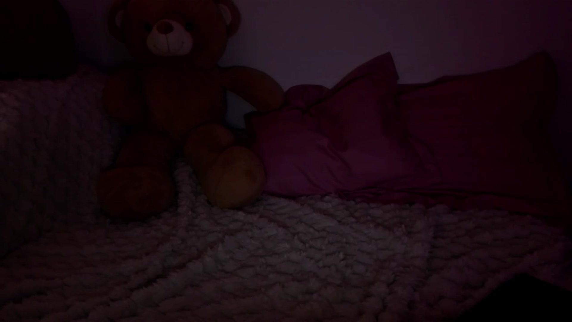 Gallery image thumbnail from Elyaana's myfreecams stream on, 12/27/2025, 19:19 image 14 of 20
