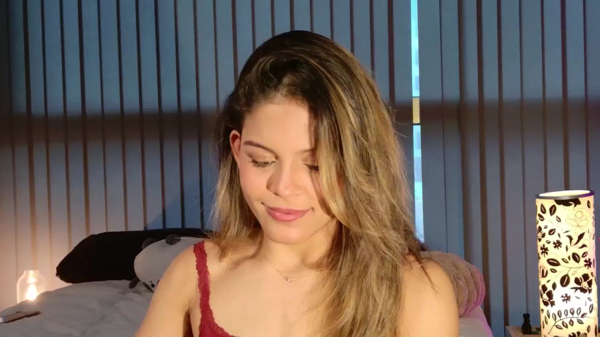 Gallery image thumbnail from Elyse's myfreecams stream on, 03/10/2026, 13:21 image 16 of 20