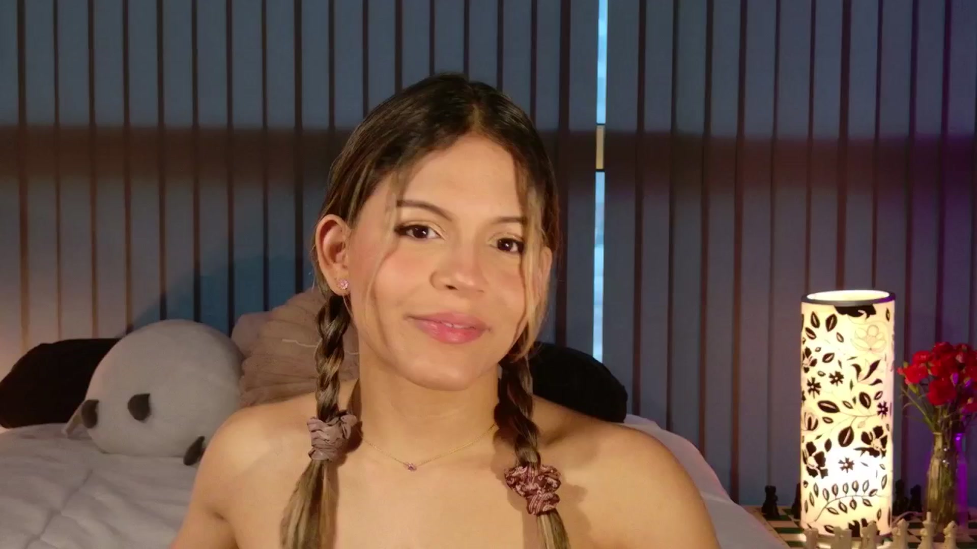 Gallery image thumbnail from Elyse's myfreecams stream on, 03/10/2026, 13:21 image 2 of 20