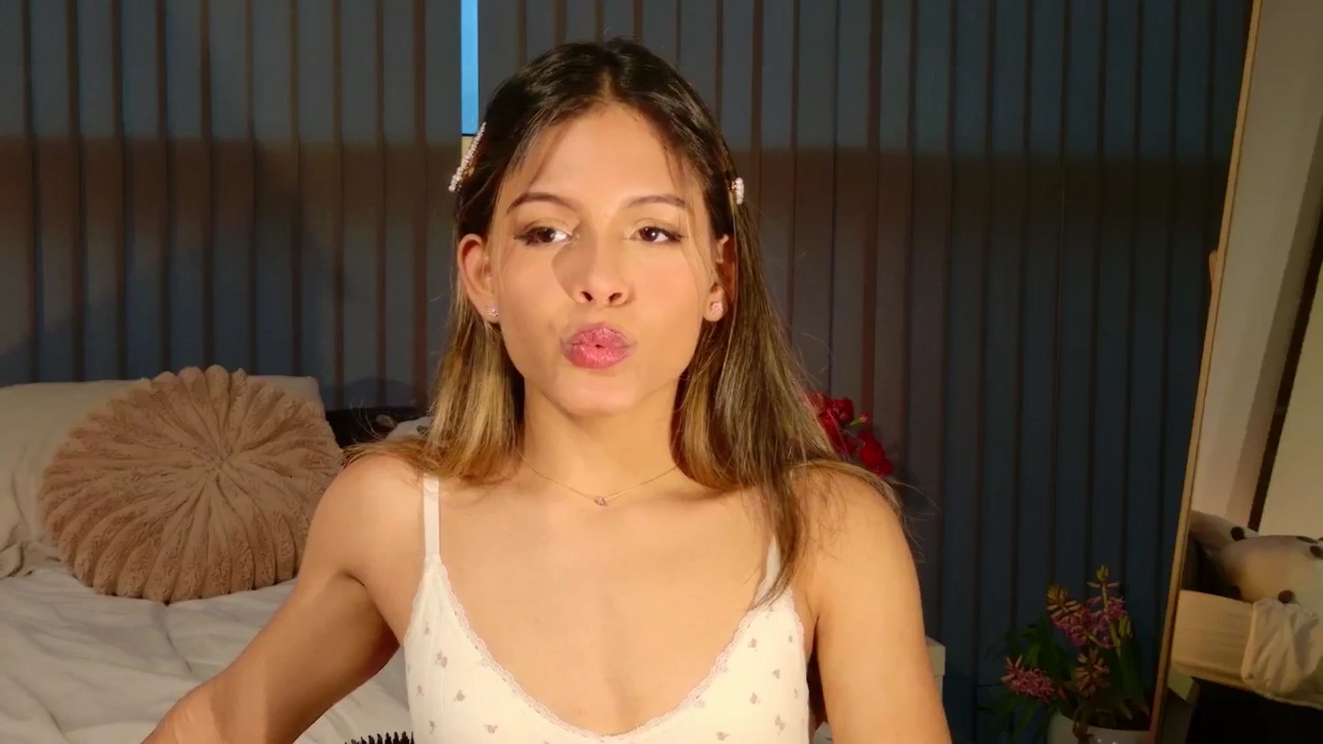 Gallery image thumbnail from Elyse's myfreecams stream on, 03/11/2026, 12:18 image 9 of 20