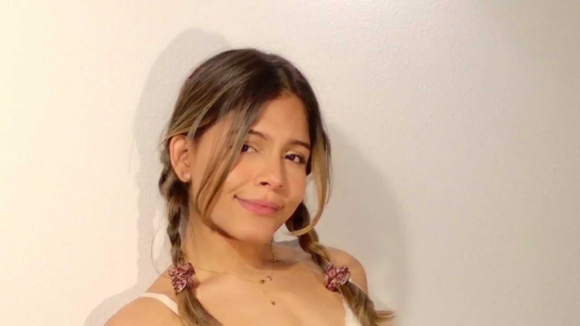 Gallery image thumbnail from Elyse's myfreecams stream on, 03/11/2026, 13:23 image 18 of 20
