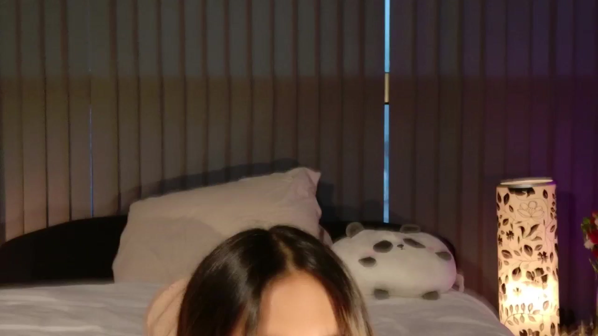 Gallery image thumbnail from Elyse's myfreecams stream on, 03/14/2026, 15:54 image 14 of 20