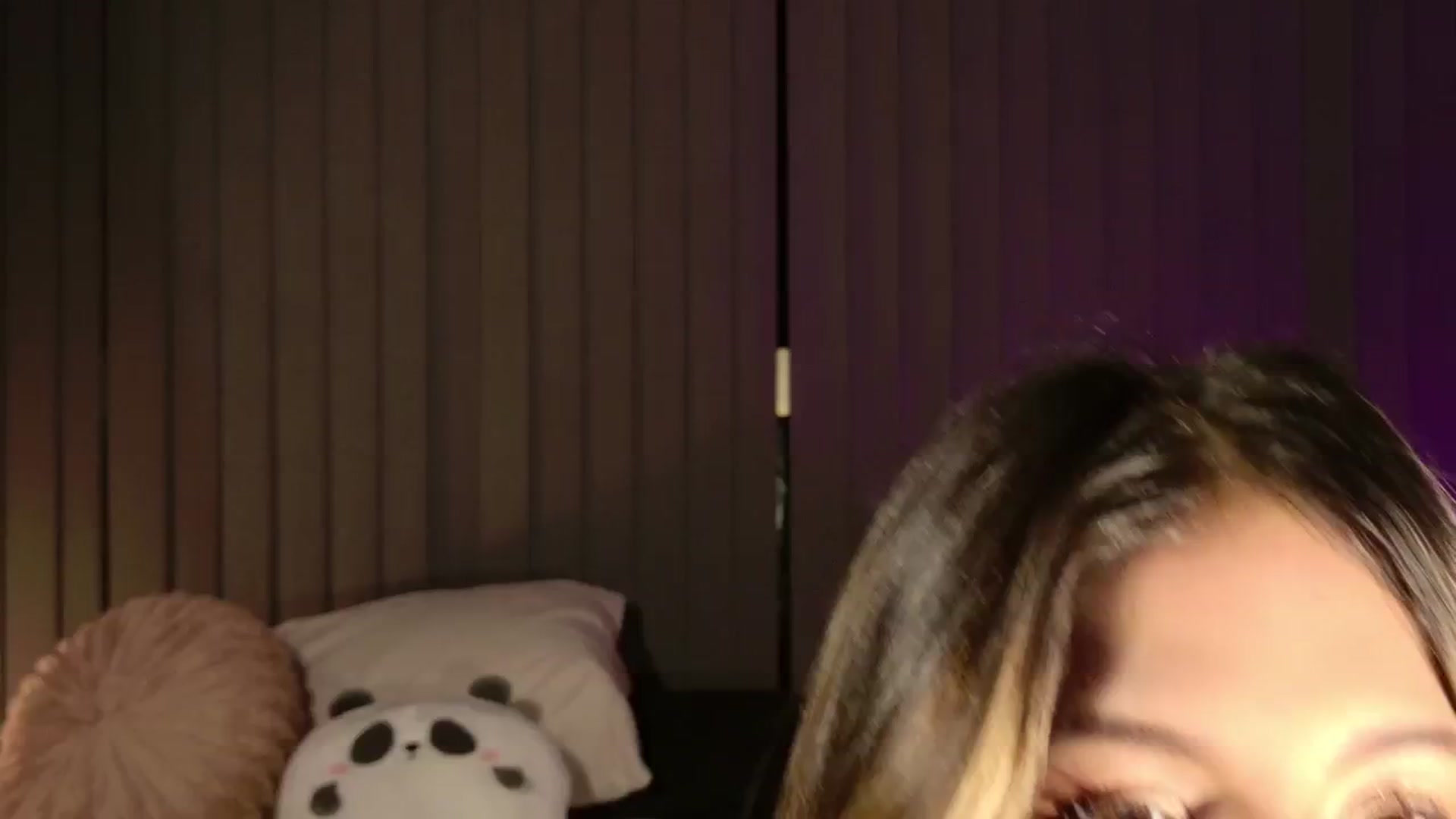 Gallery image thumbnail from Elyse's myfreecams stream on, 03/16/2026, 24:04 image 3 of 20