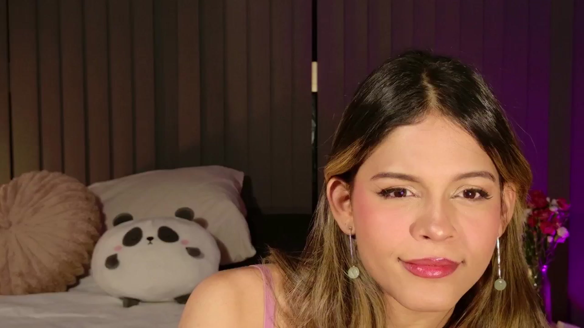 Gallery image thumbnail from Elyse's myfreecams stream on, 03/16/2026, 24:04 image 11 of 20