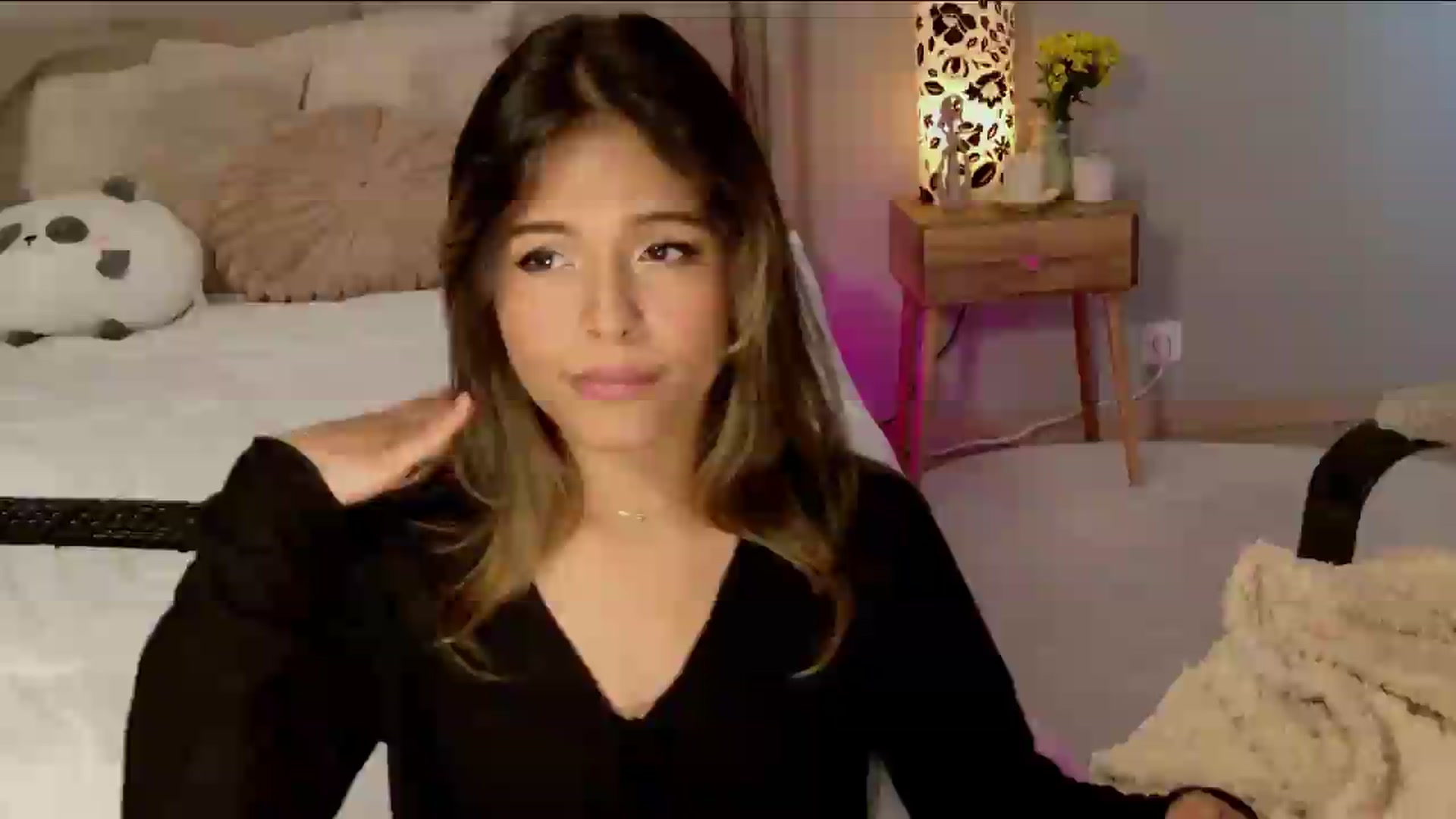 Gallery image thumbnail from Elyse's myfreecams stream on, 05/15/2026, 13:17 image 15 of 20