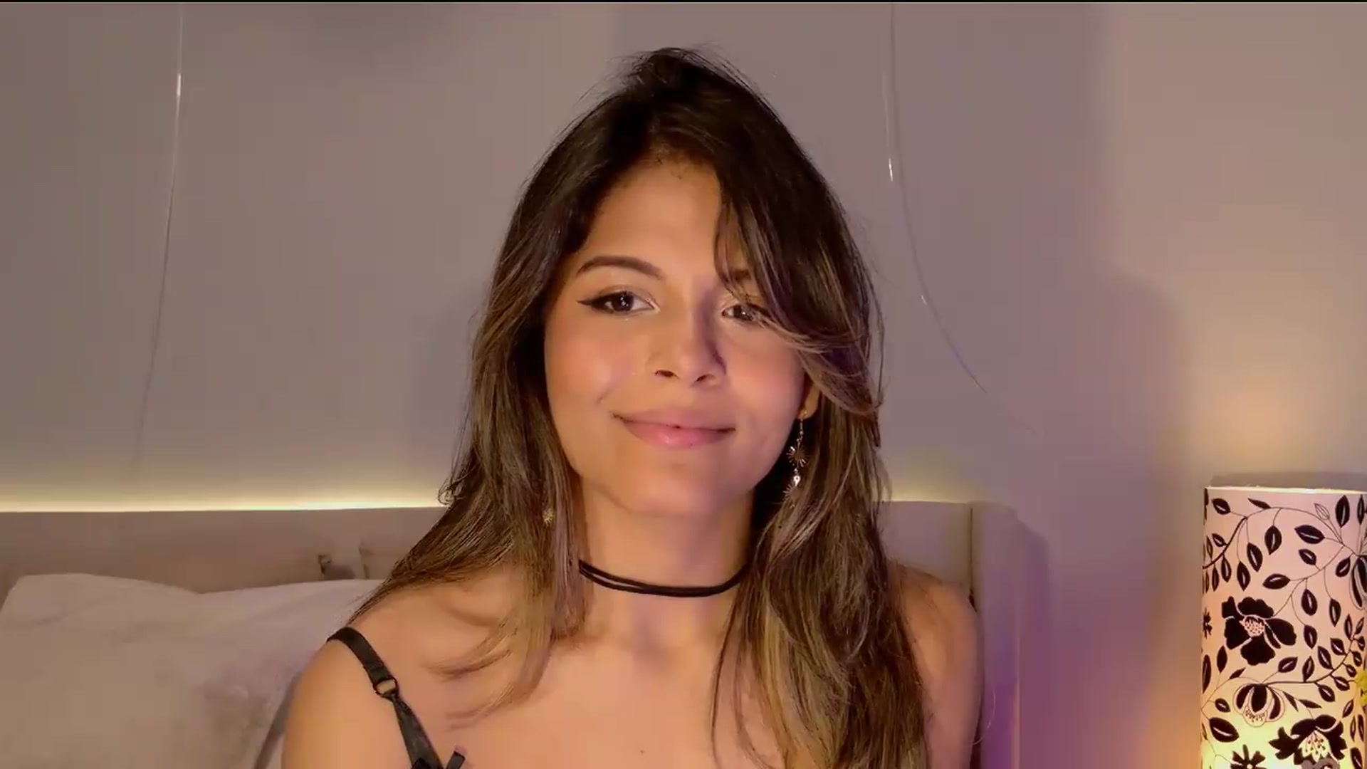 Gallery image thumbnail from Elyse's myfreecams stream on, 05/19/2026, 09:16 image 5 of 20