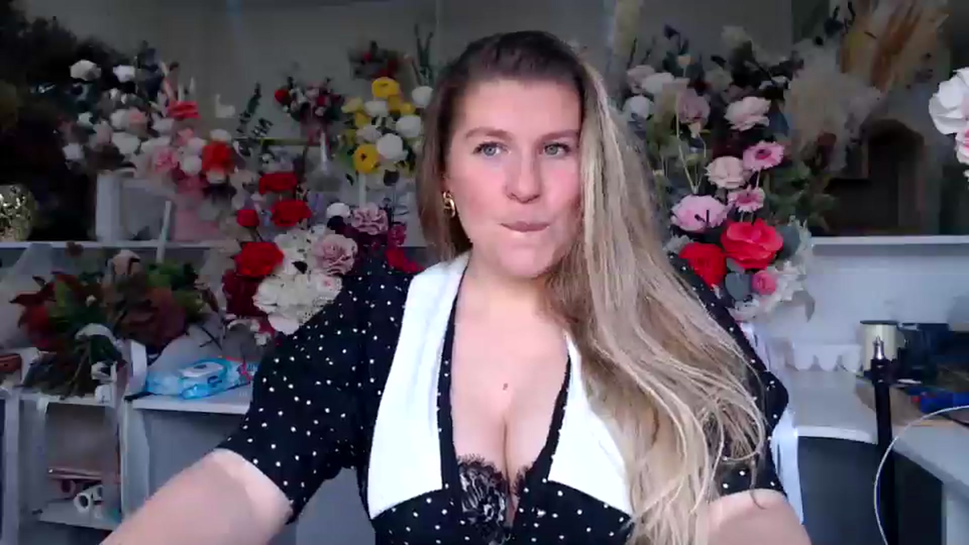 Gallery image thumbnail from Elysera's myfreecams stream on, 09/15/2025, 08:11 image 16 of 20