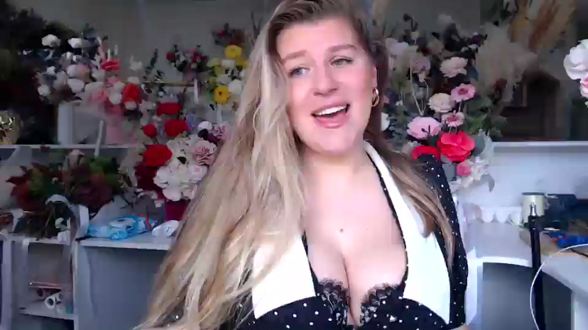 Gallery image thumbnail from Elysera's myfreecams stream on, 09/15/2025, 08:11 image 6 of 20