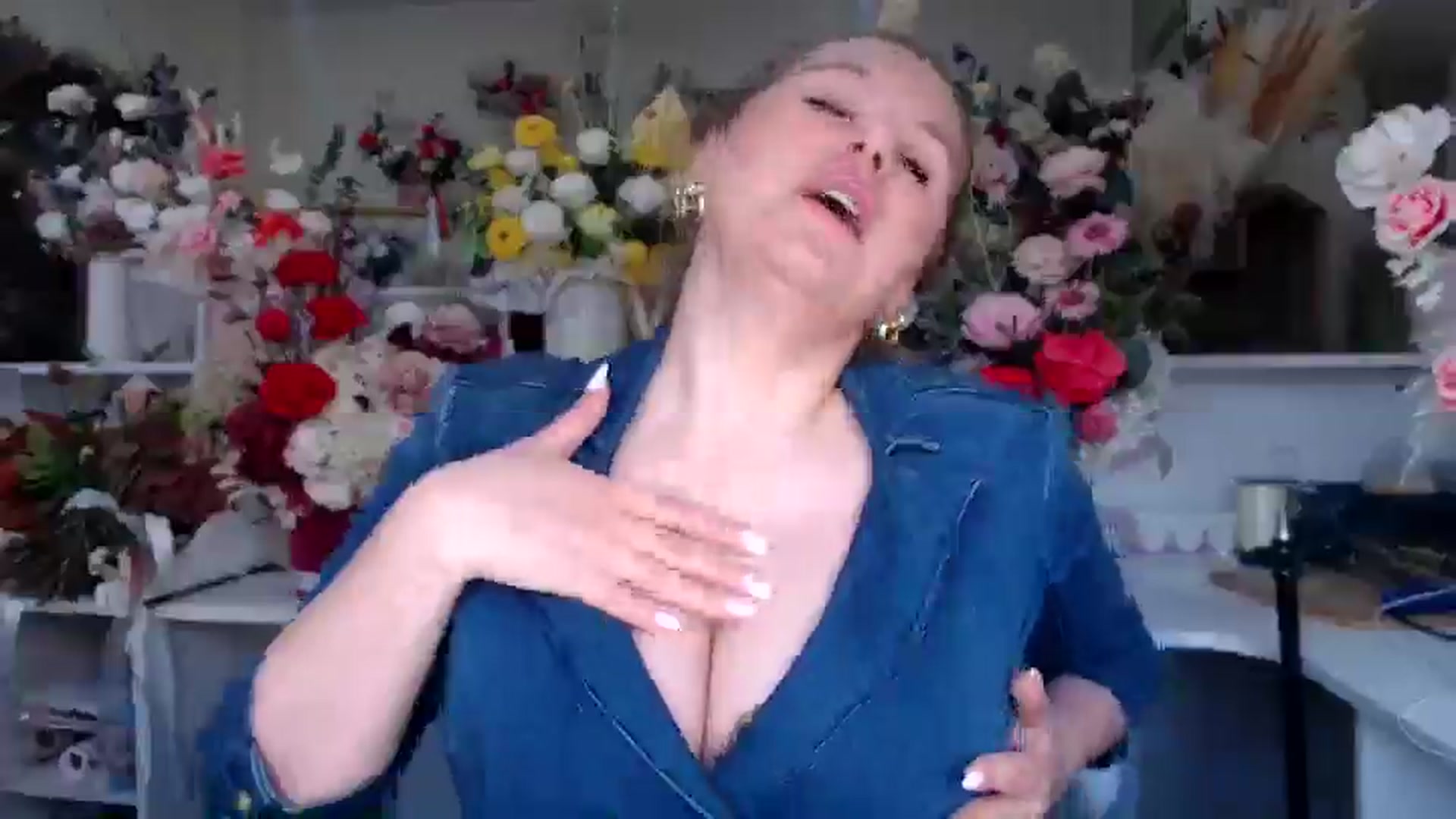 Gallery image thumbnail from Elysera's myfreecams stream on, 09/16/2025, 12:02 image 7 of 20