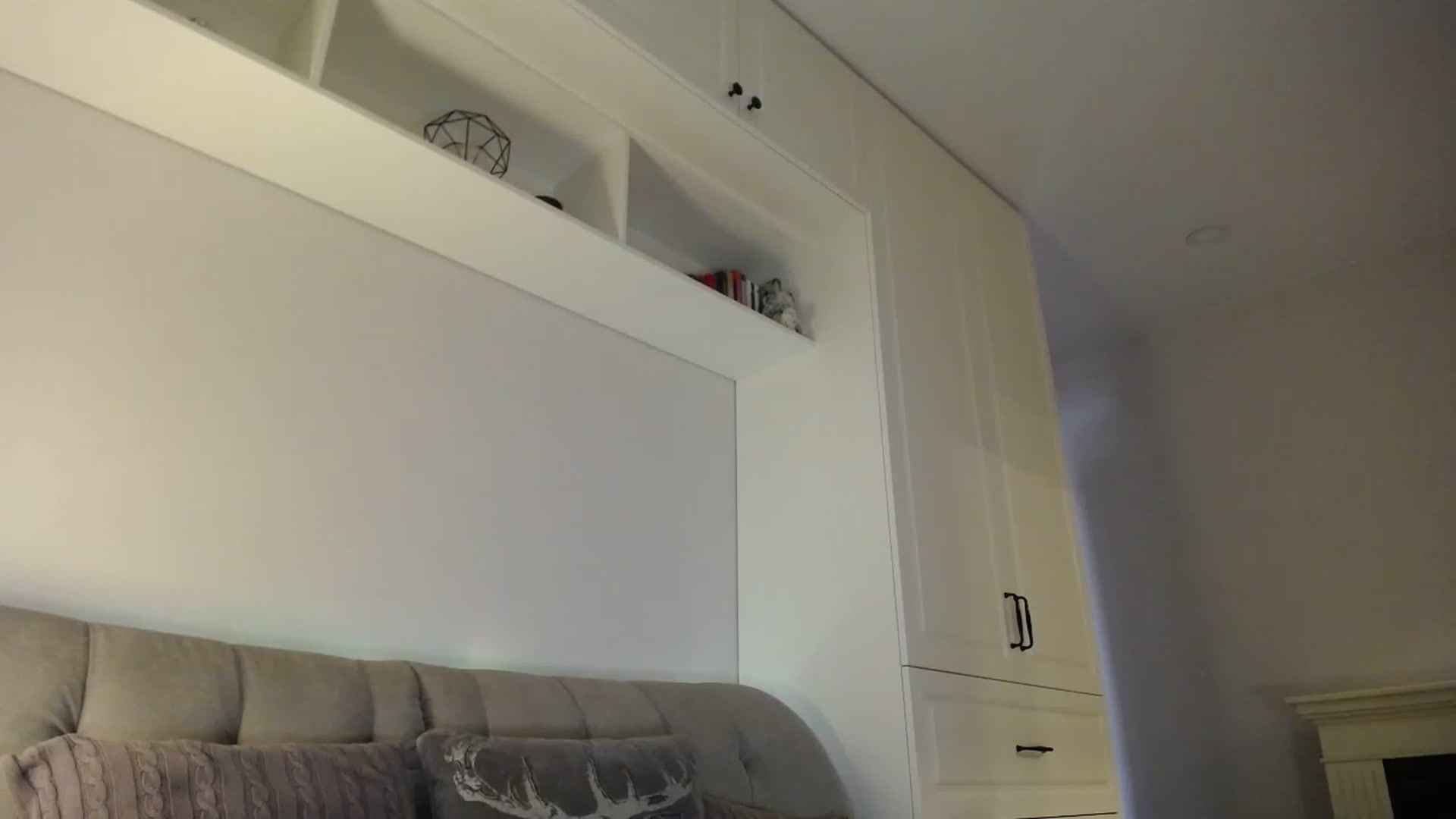 Gallery image thumbnail from Elysewine's myfreecams stream on, 12/03/2022, 05:00 image 9 of 20