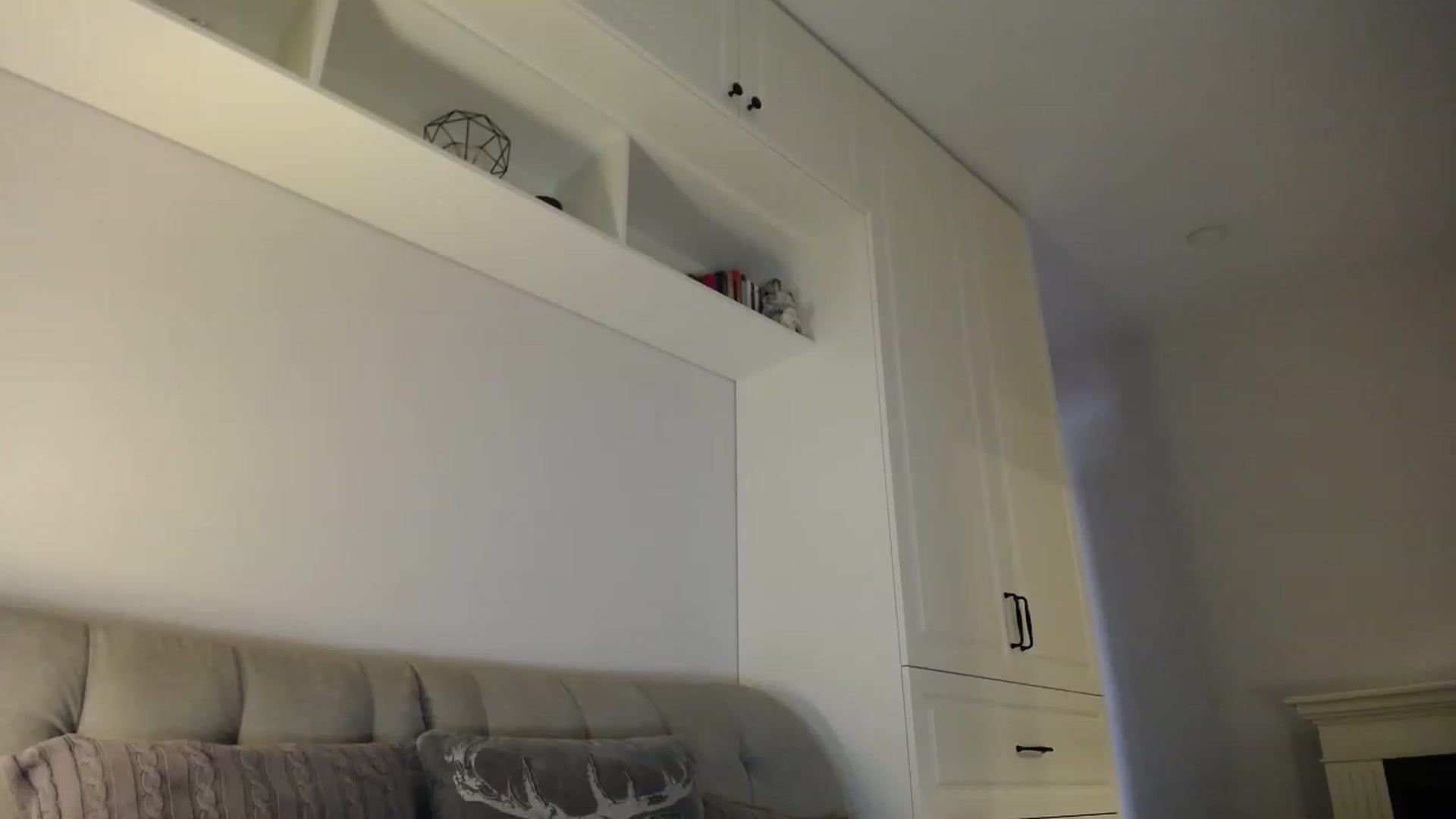 Gallery image thumbnail from Elysewine's myfreecams stream on, 12/03/2022, 05:00 image 11 of 20