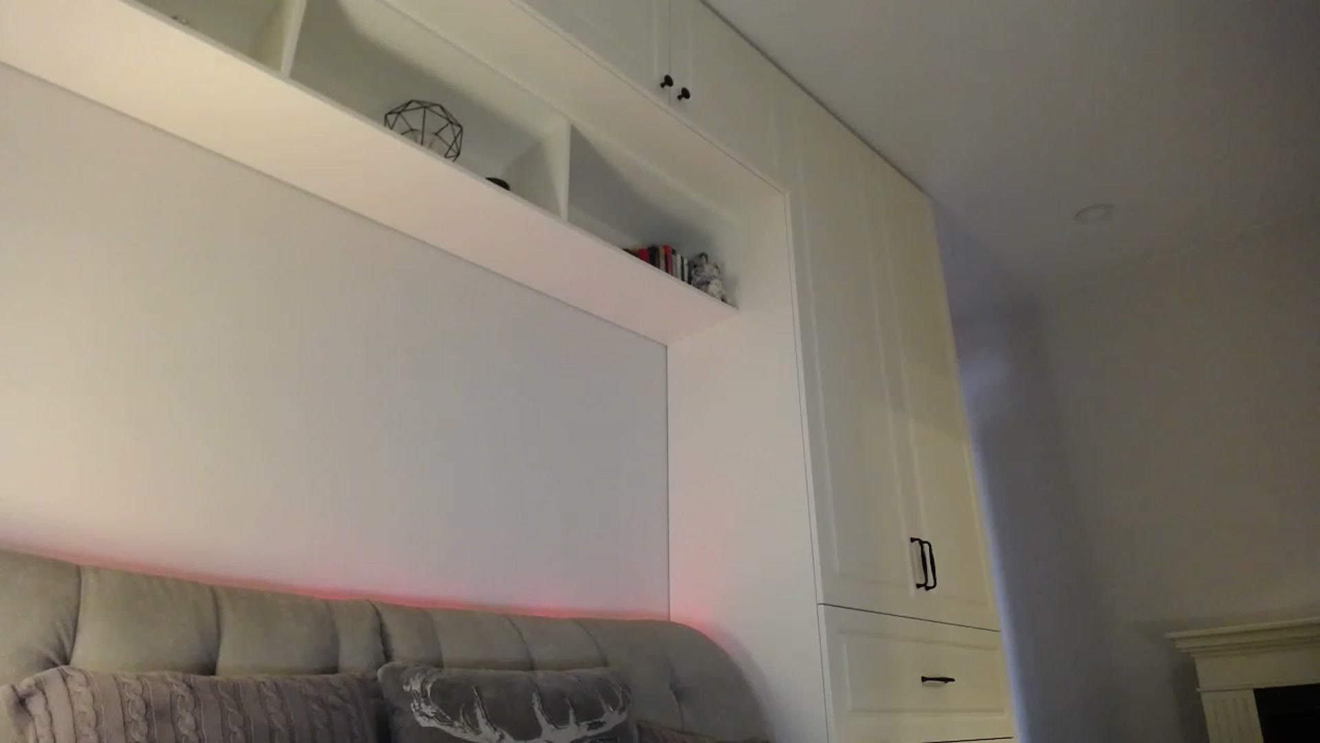 Gallery image thumbnail from Elysewine's myfreecams stream on, 12/03/2022, 05:00 image 10 of 20