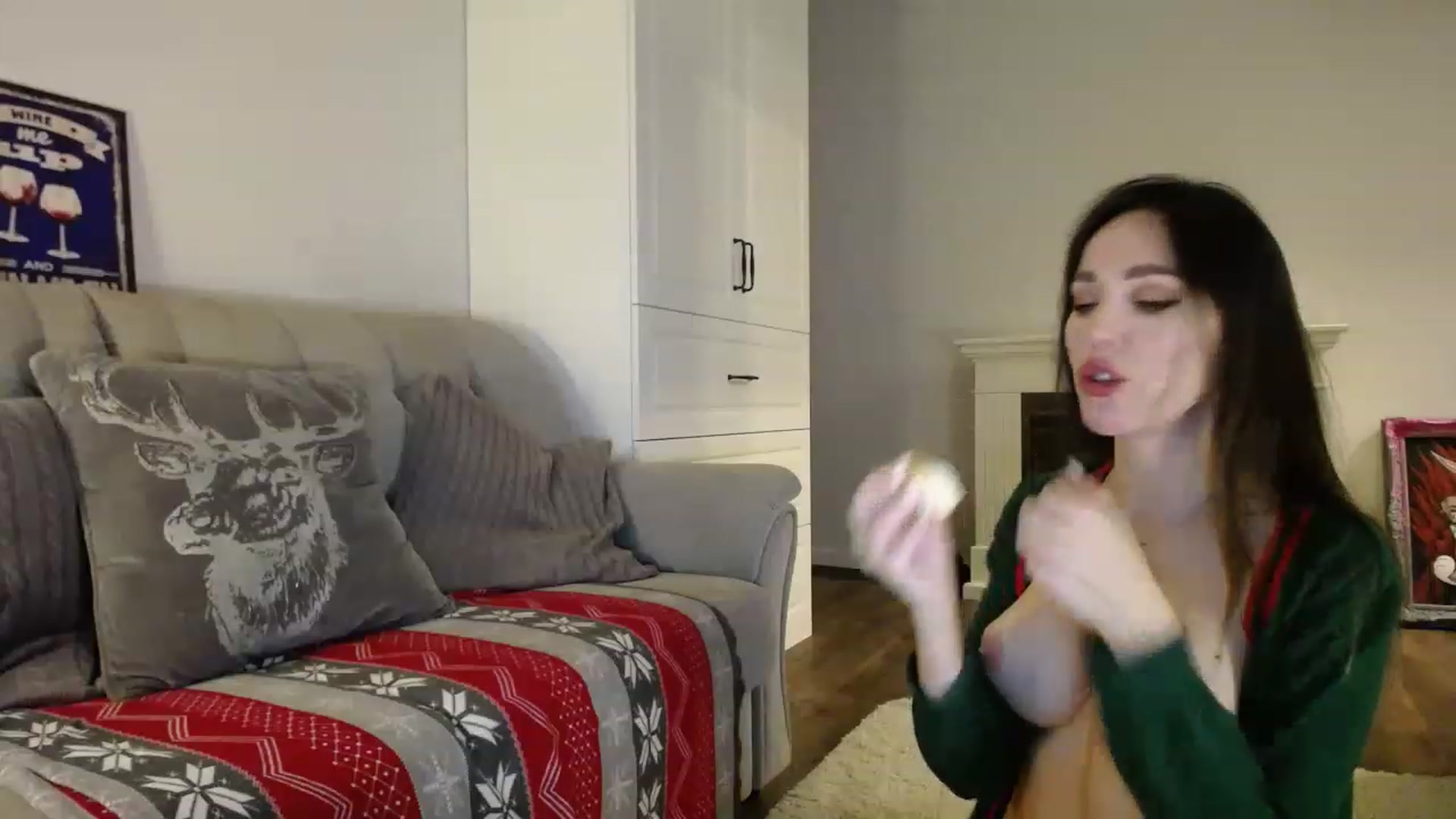 Gallery image thumbnail from Elysewine's myfreecams stream on, 12/03/2022, 06:54 image 10 of 20