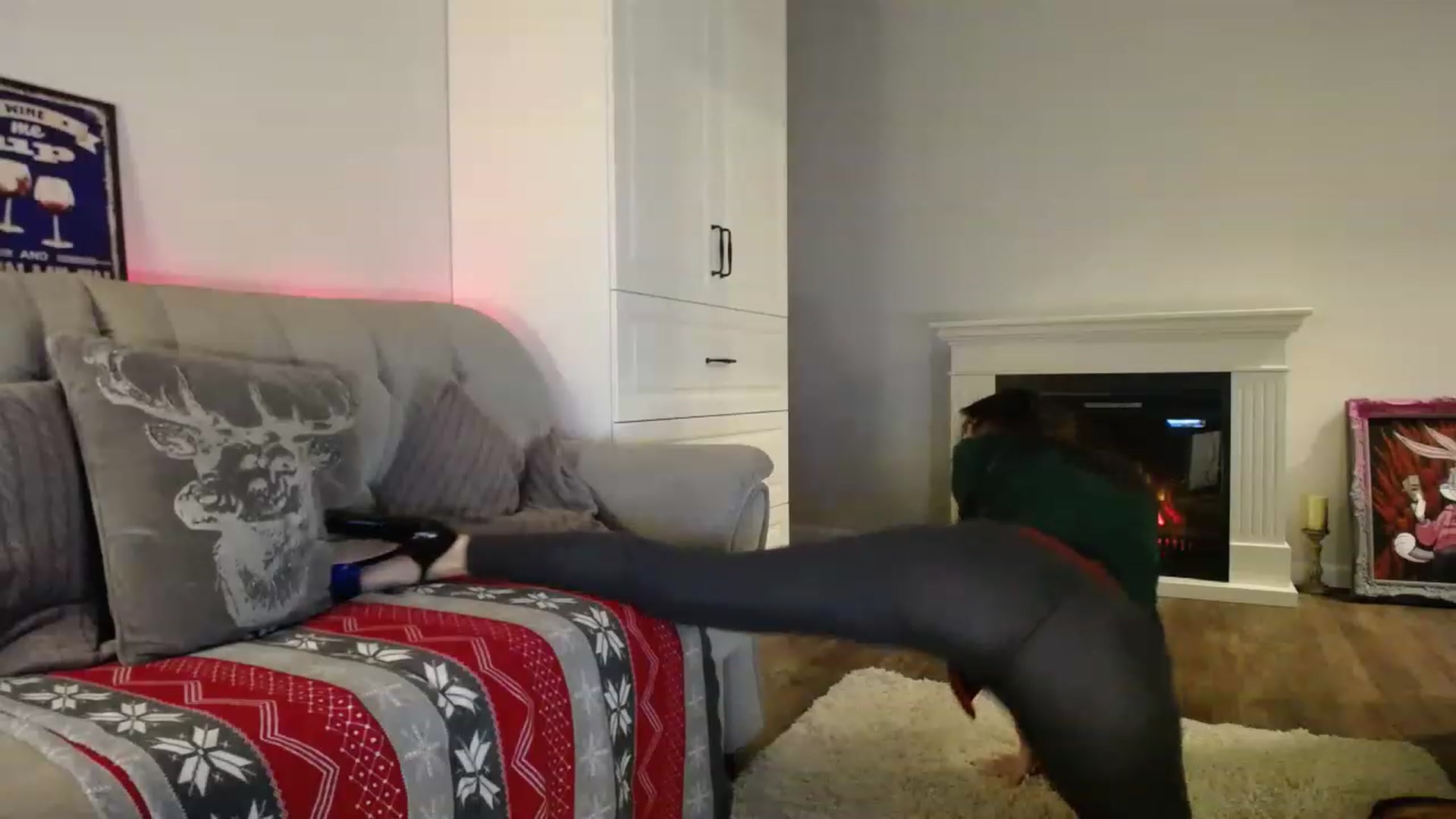 Gallery image thumbnail from Elysewine's myfreecams stream on, 12/03/2022, 06:54 image 15 of 20