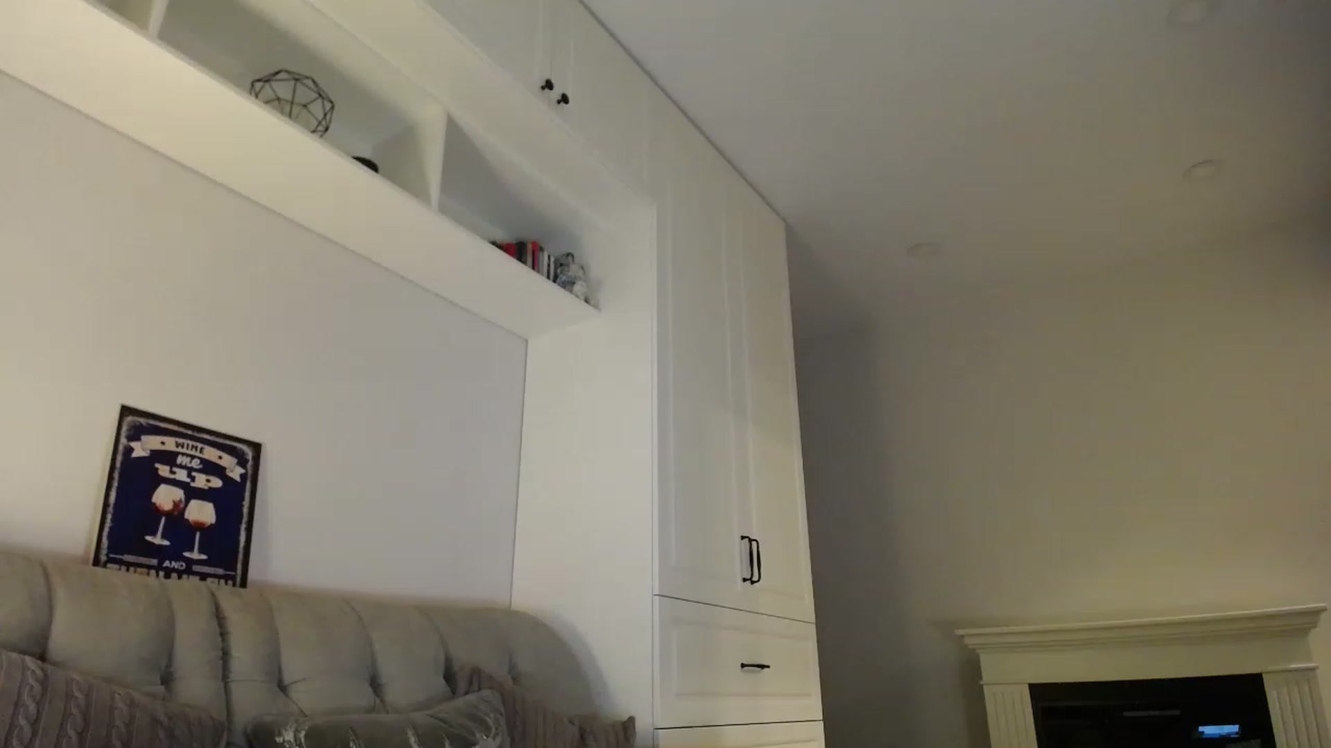 Gallery image thumbnail from Elysewine's myfreecams stream on, 12/03/2022, 09:10 image 3 of 20
