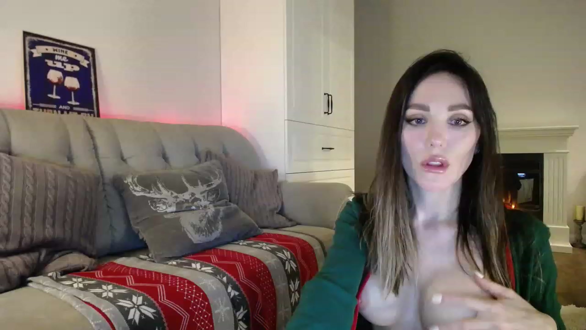 Gallery image thumbnail from Elysewine's myfreecams stream on, 12/03/2022, 09:10 image 5 of 20