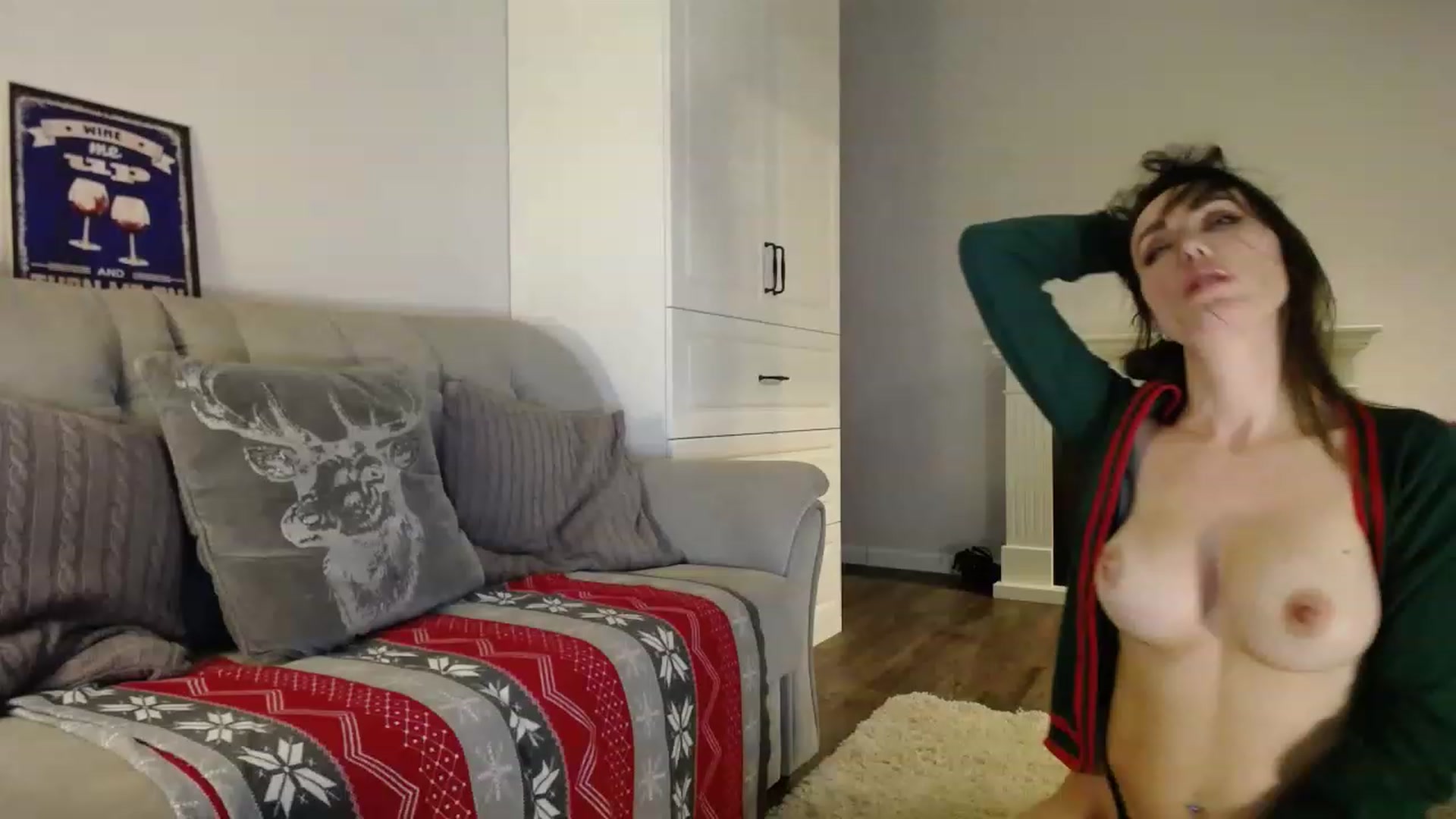 Gallery image thumbnail from Elysewine's myfreecams stream on, 12/03/2022, 09:10 image 12 of 20