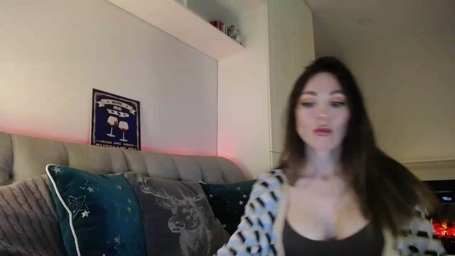 Gallery image thumbnail from Elysewine's myfreecams stream on, 12/04/2022, 04:08 image 6 of 20