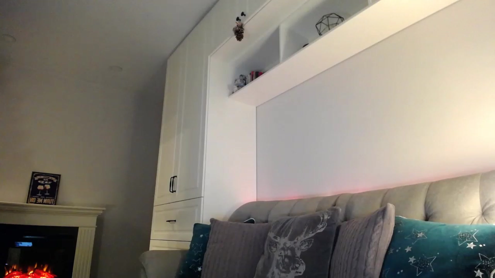 Gallery image thumbnail from Elysewine's myfreecams stream on, 12/10/2022, 04:07 image 5 of 20