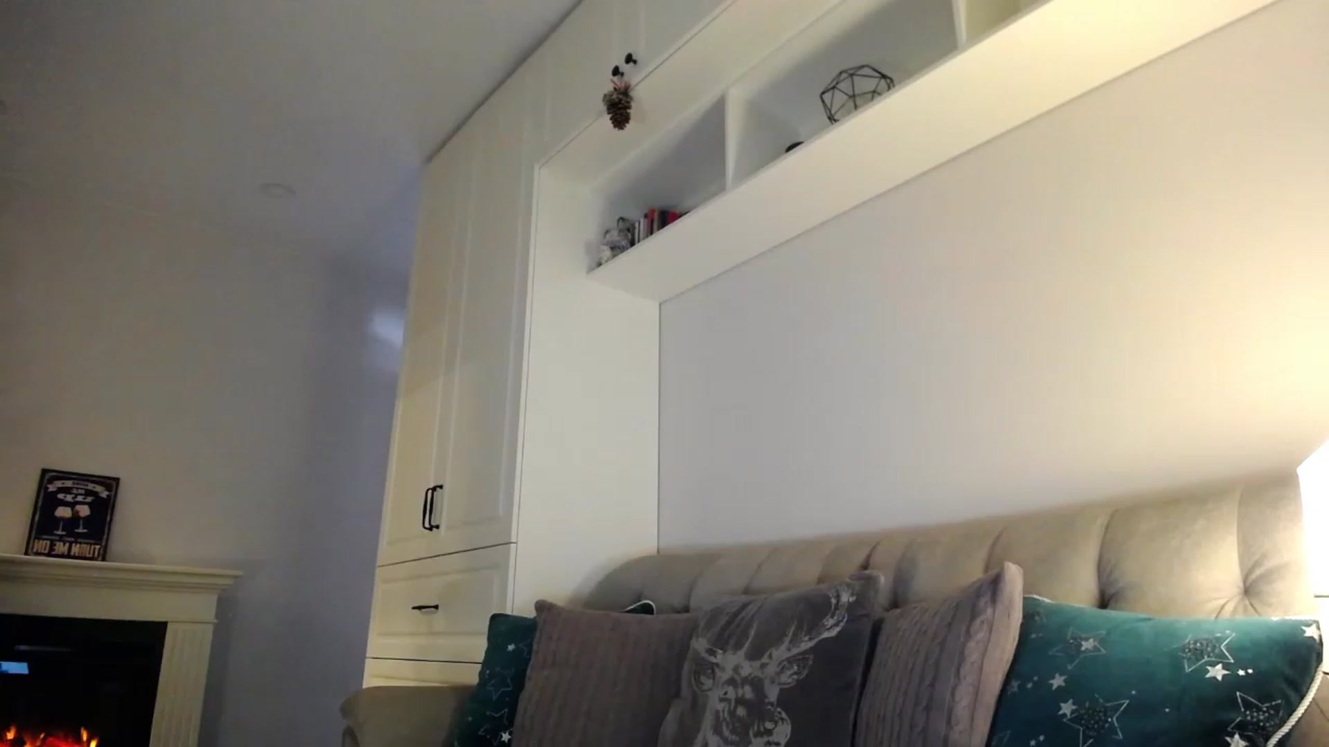 Gallery image thumbnail from Elysewine's myfreecams stream on, 12/10/2022, 04:07 image 2 of 20
