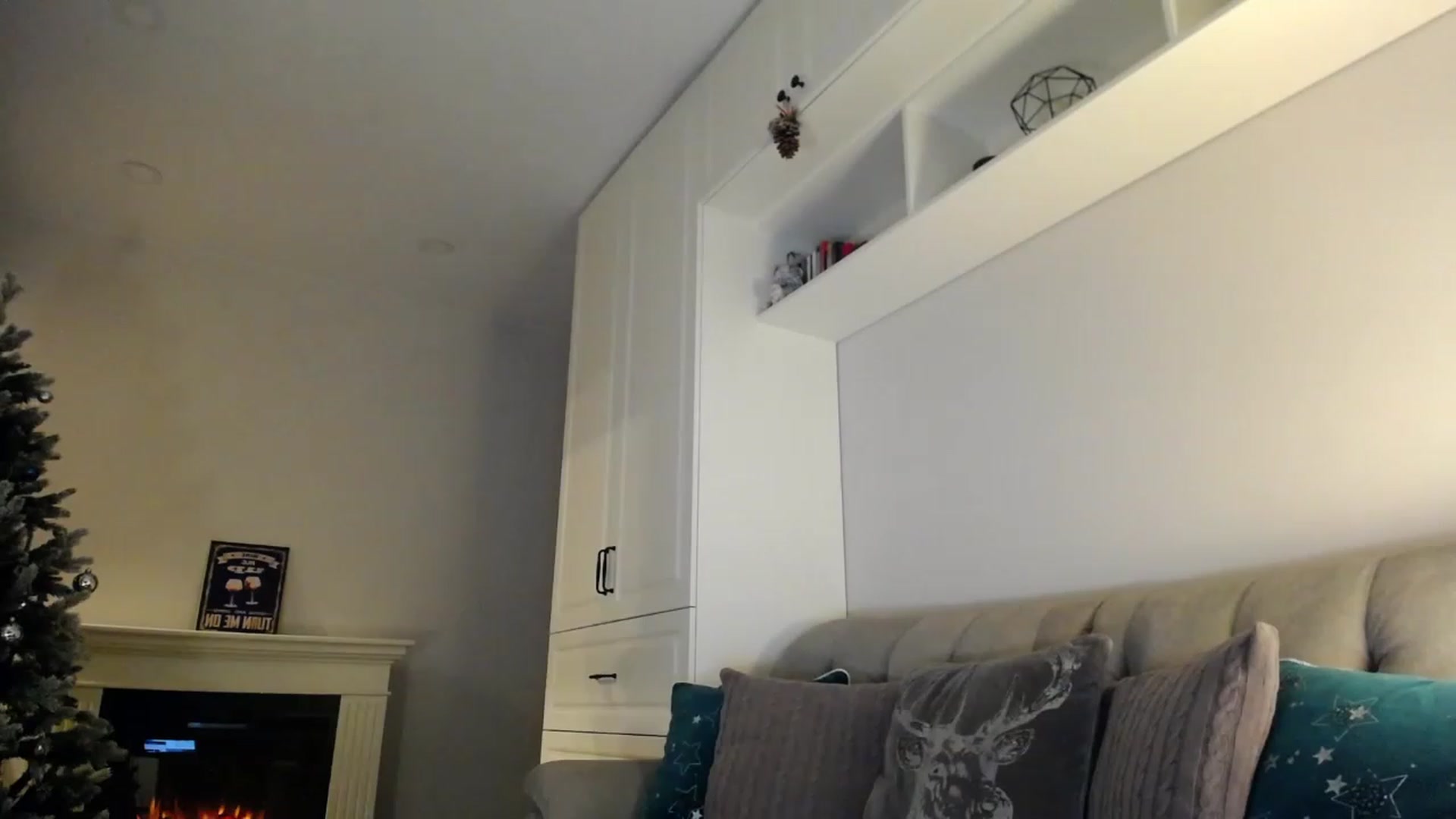 Gallery image thumbnail from Elysewine's myfreecams stream on, 12/10/2022, 04:07 image 19 of 20