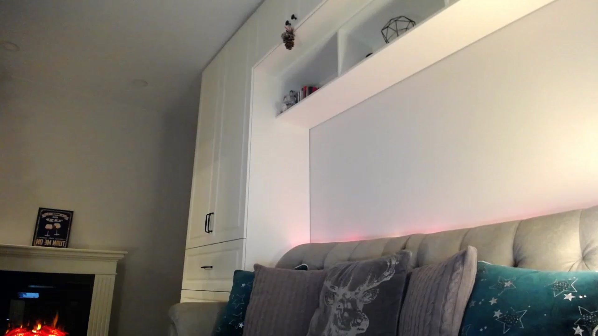 Gallery image thumbnail from Elysewine's myfreecams stream on, 12/10/2022, 04:07 image 8 of 20