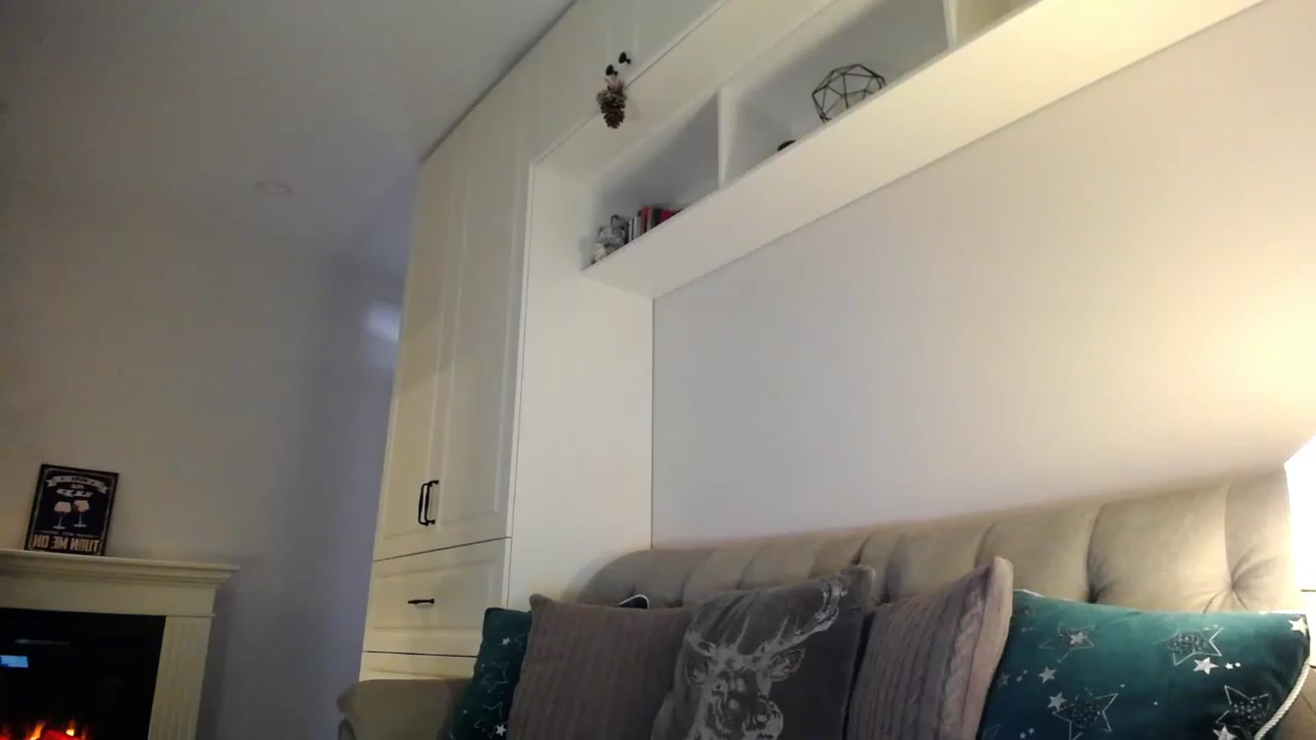 Gallery image thumbnail from Elysewine's myfreecams stream on, 12/10/2022, 04:07 image 1 of 20
