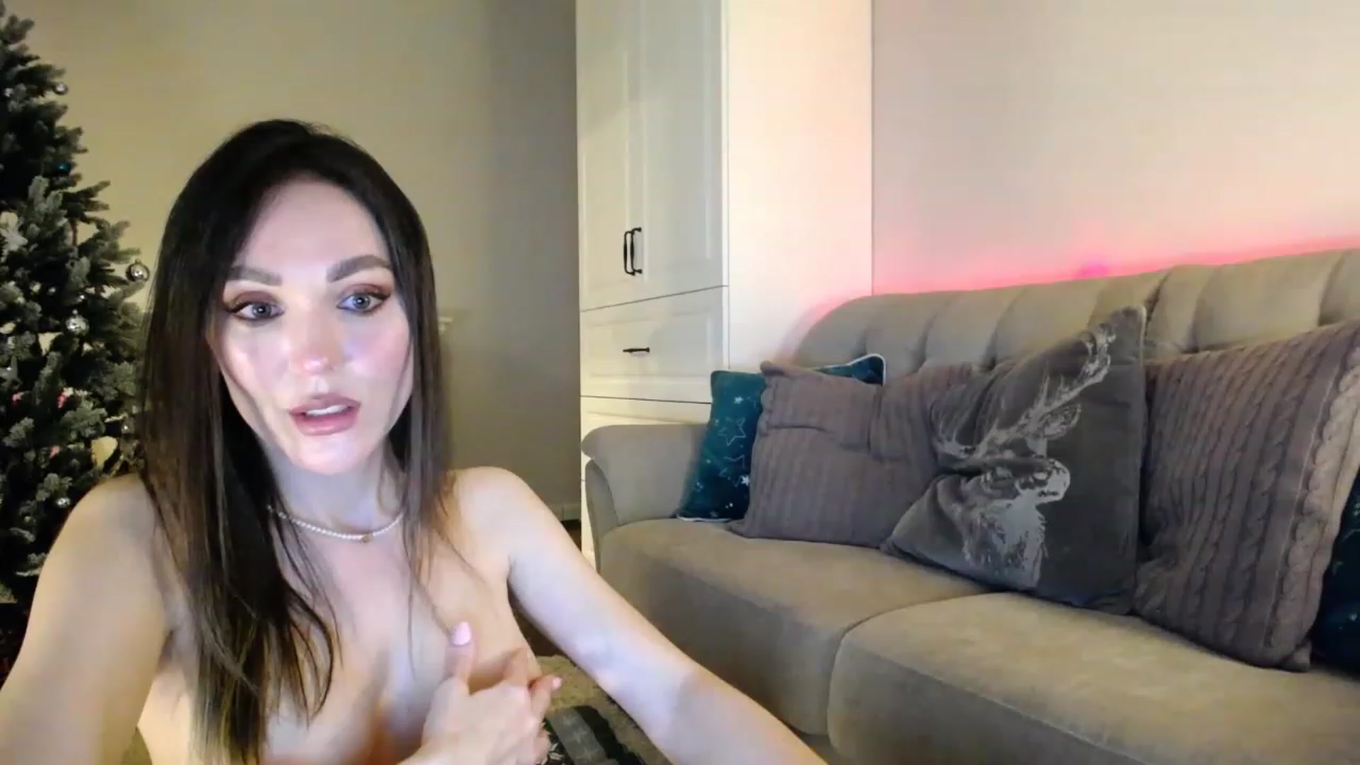 Gallery image thumbnail from Elysewine's myfreecams stream on, 12/10/2022, 07:11 image 16 of 20