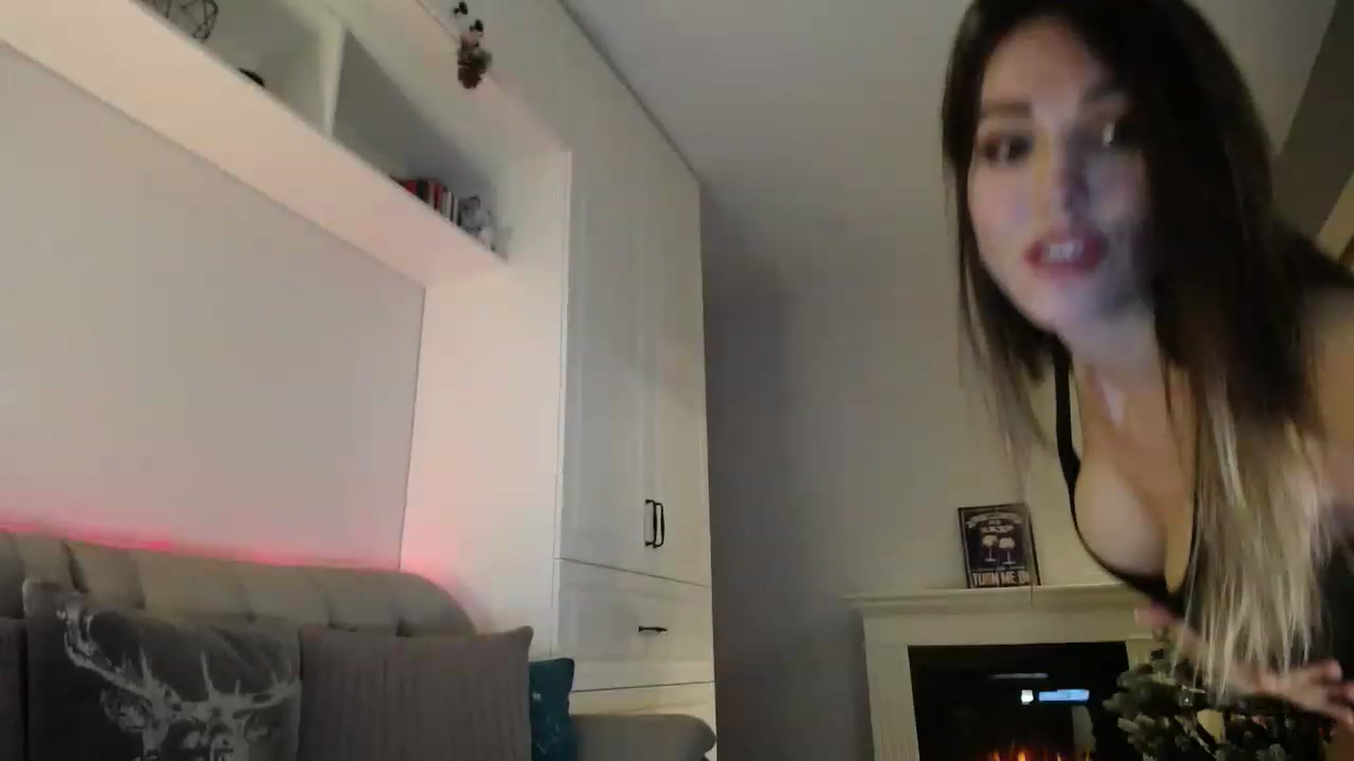 Gallery image thumbnail from Elysewine's myfreecams stream on, 12/11/2022, 05:13 image 20 of 20