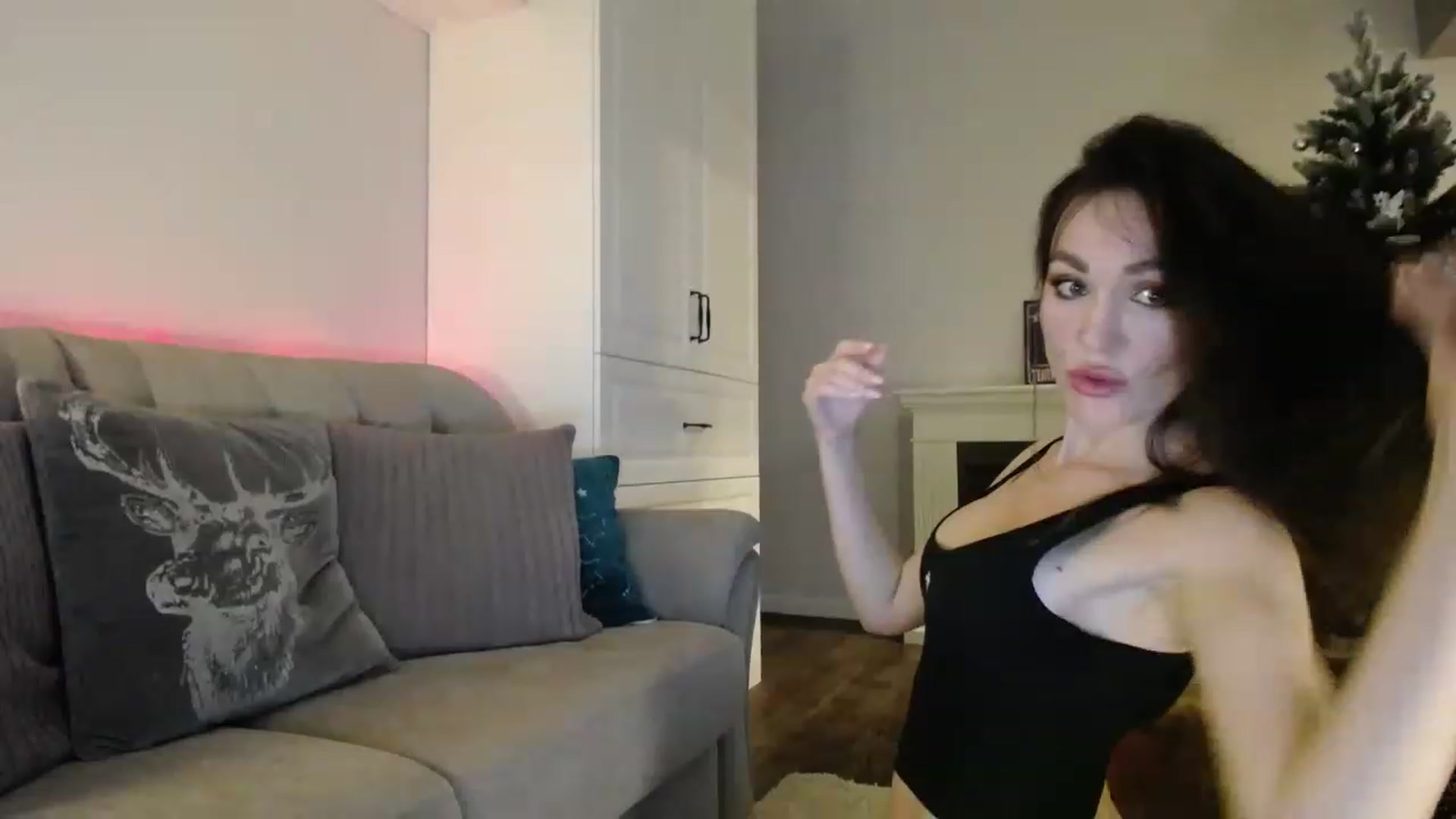 Gallery image thumbnail from Elysewine's myfreecams stream on, 12/11/2022, 05:13 image 17 of 20
