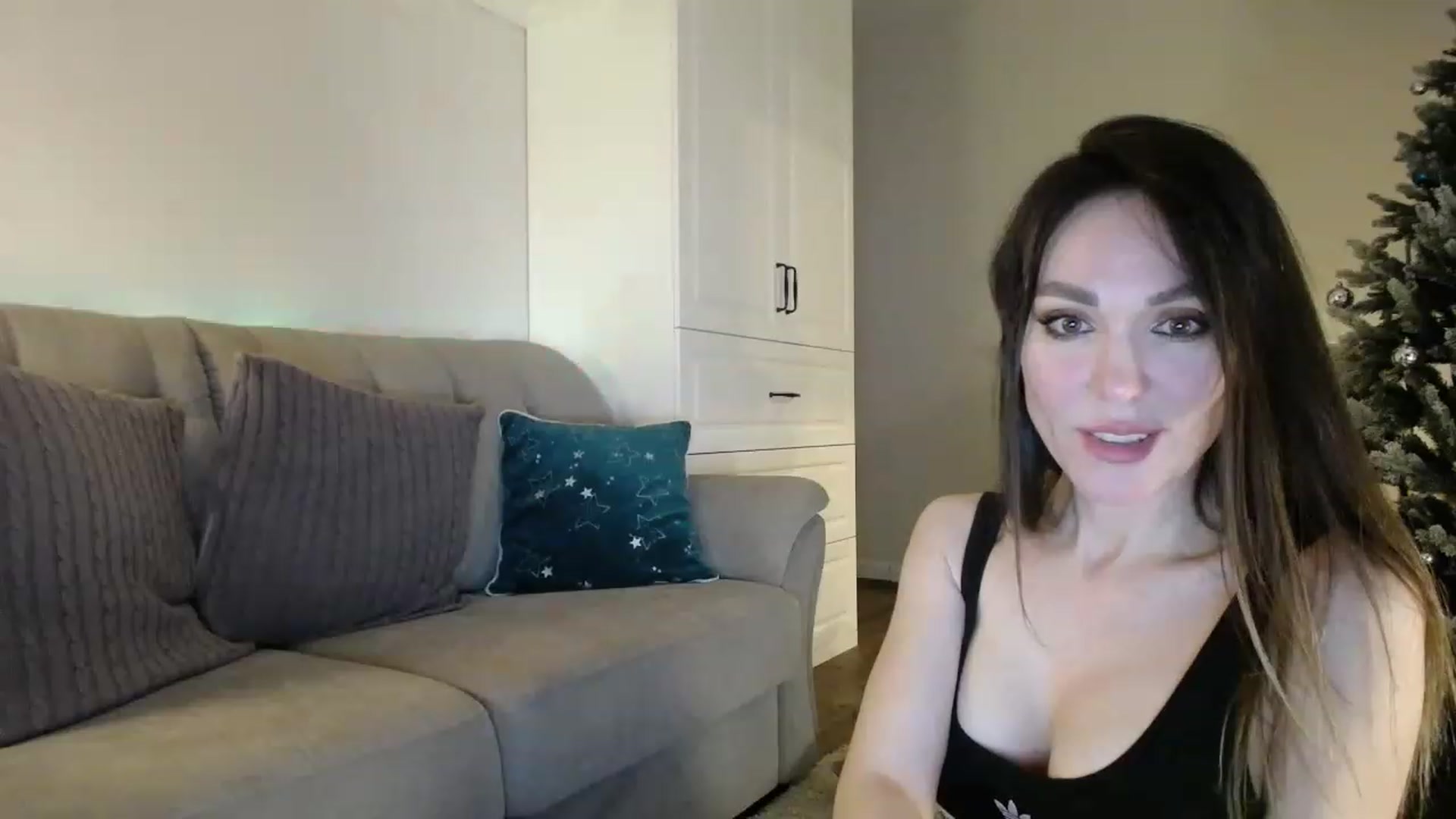 Gallery image thumbnail from Elysewine's myfreecams stream on, 12/11/2022, 06:58 image 5 of 20