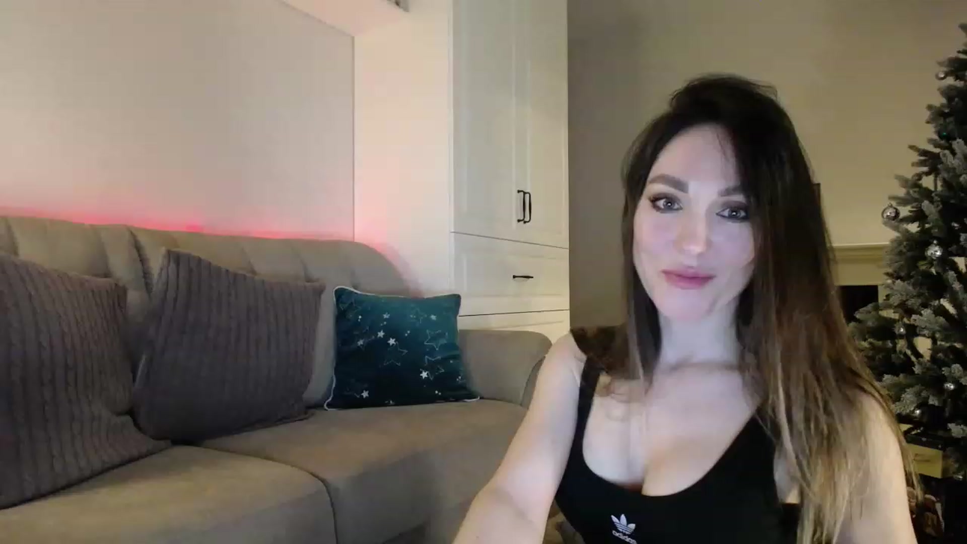Gallery image thumbnail from Elysewine's myfreecams stream on, 12/11/2022, 06:58 image 2 of 20