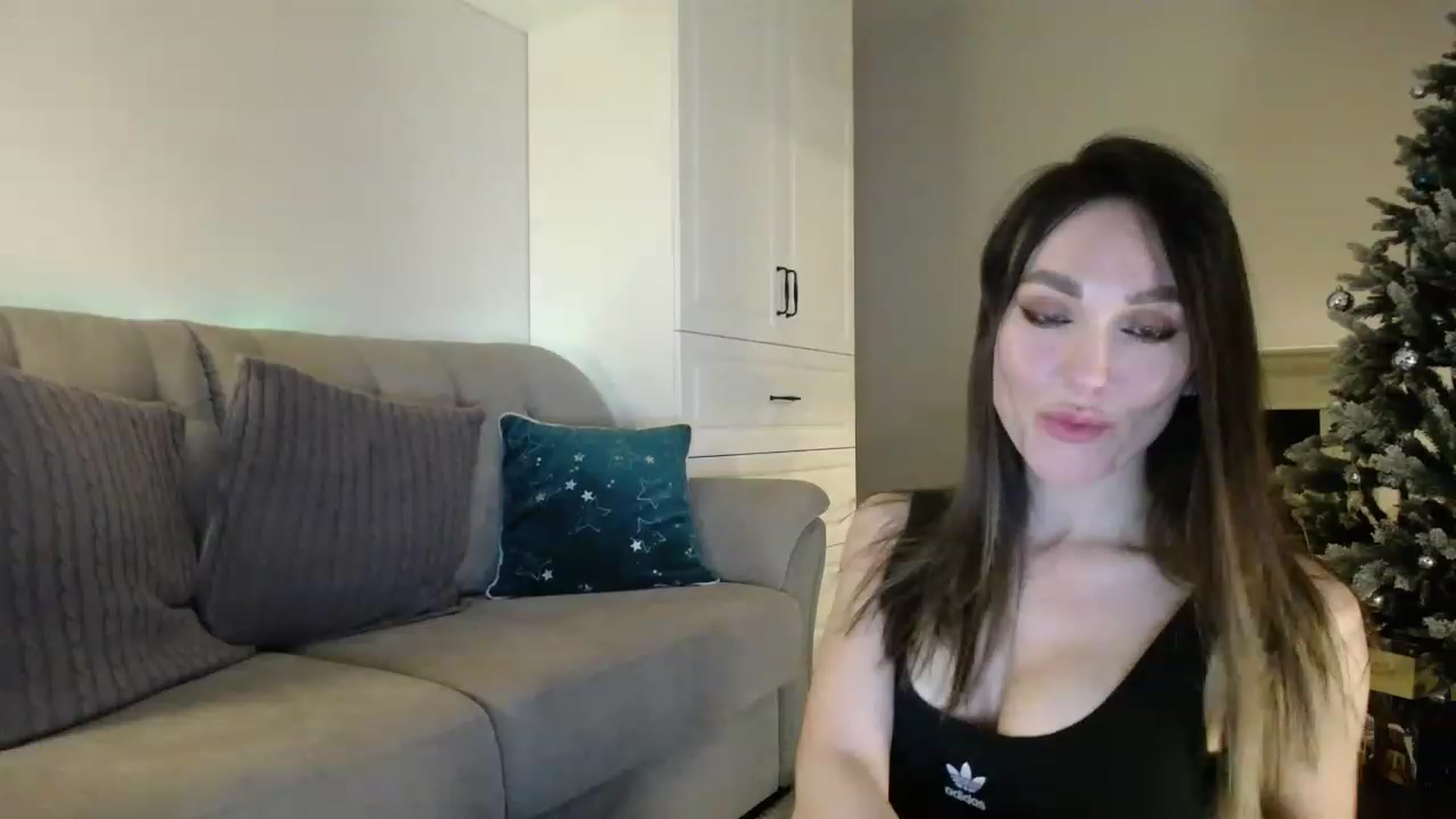 Gallery image thumbnail from Elysewine's myfreecams stream on, 12/11/2022, 06:58 image 12 of 20