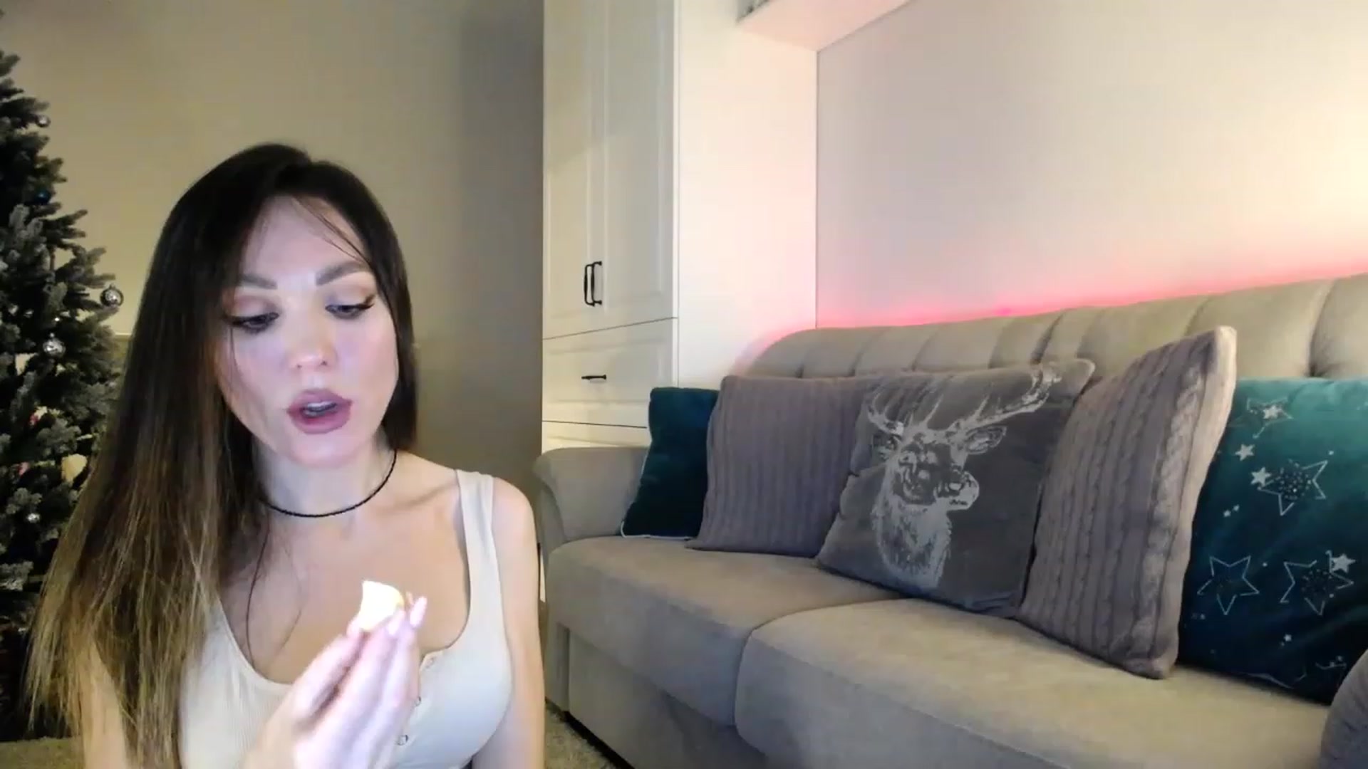 Gallery image thumbnail from Elysewine's myfreecams stream on, 12/17/2022, 06:05 image 8 of 20