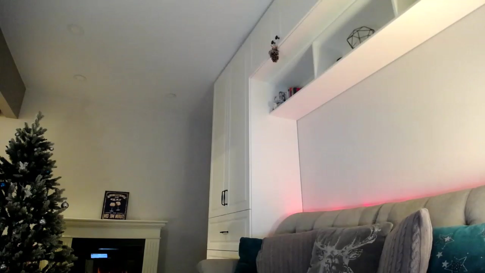Gallery image thumbnail from Elysewine's myfreecams stream on, 12/17/2022, 06:05 image 13 of 20