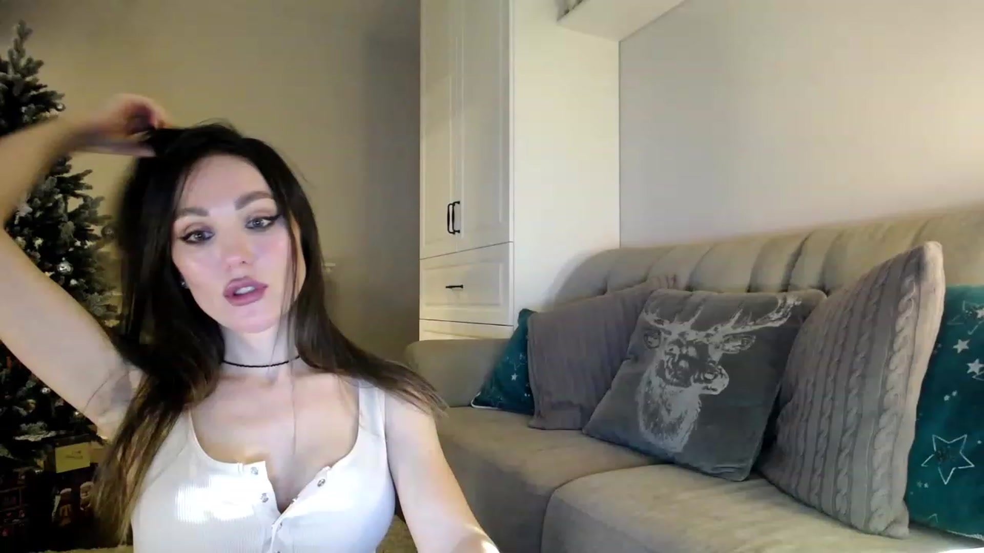Gallery image thumbnail from Elysewine's myfreecams stream on, 12/17/2022, 06:05 image 18 of 20