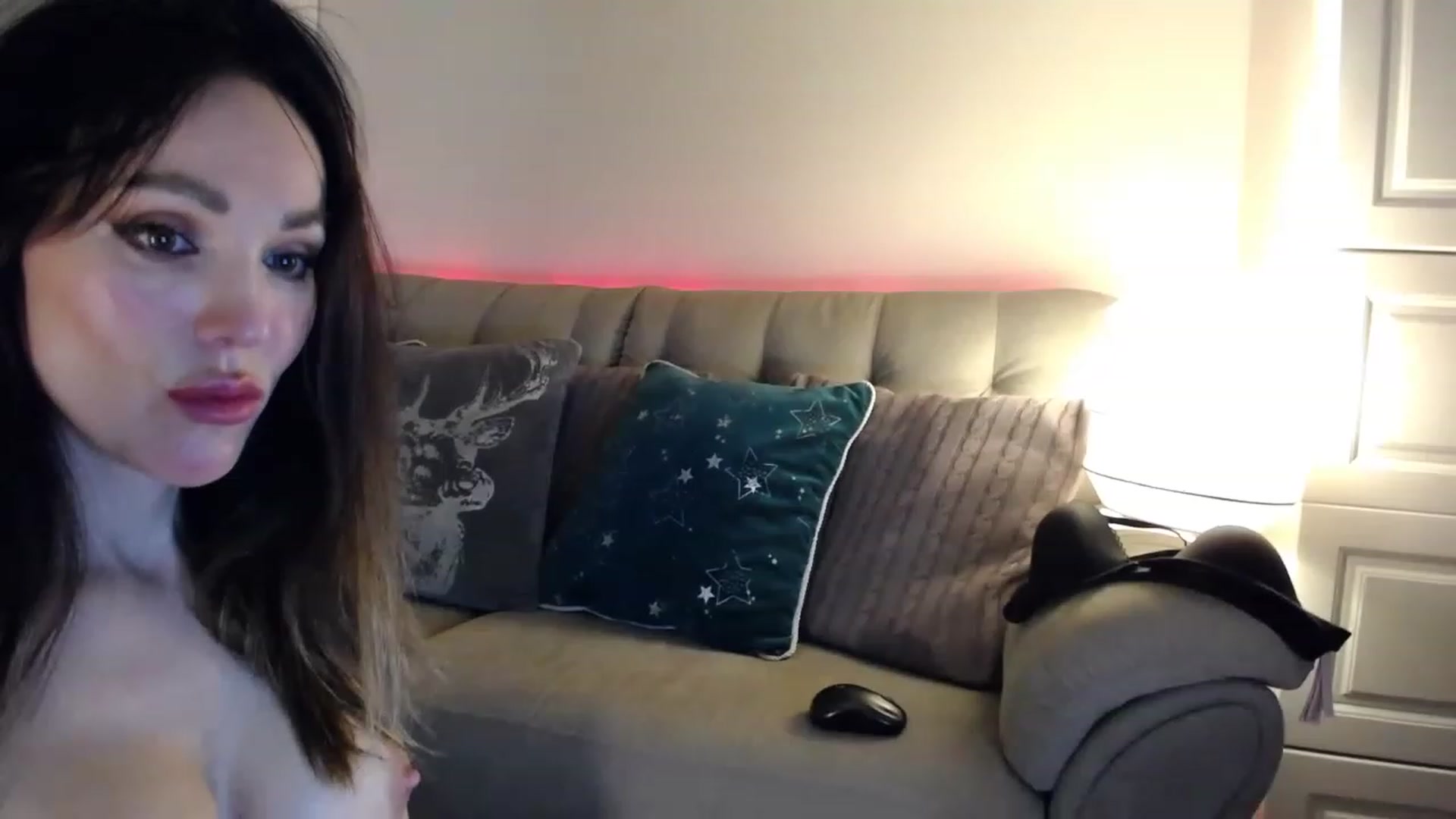 Gallery image thumbnail from Elysewine's myfreecams stream on, 12/24/2022, 06:42 image 16 of 20