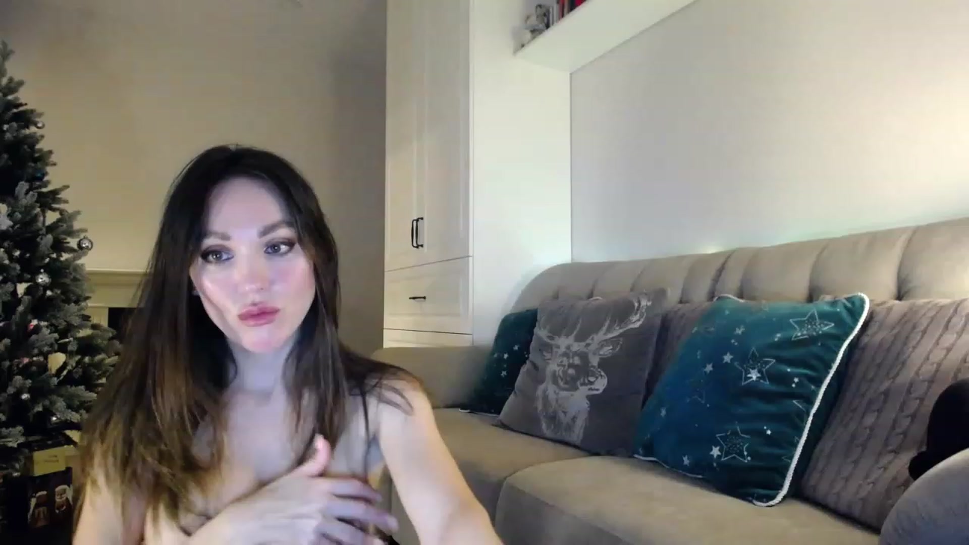 Gallery image thumbnail from Elysewine's myfreecams stream on, 12/24/2022, 06:42 image 18 of 20