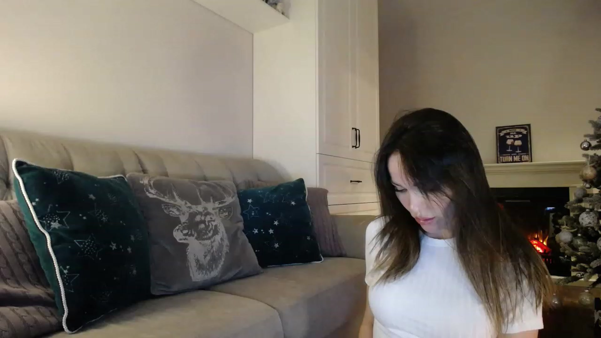 Gallery image thumbnail from Elysewine's myfreecams stream on, 12/31/2022, 04:34 image 4 of 20