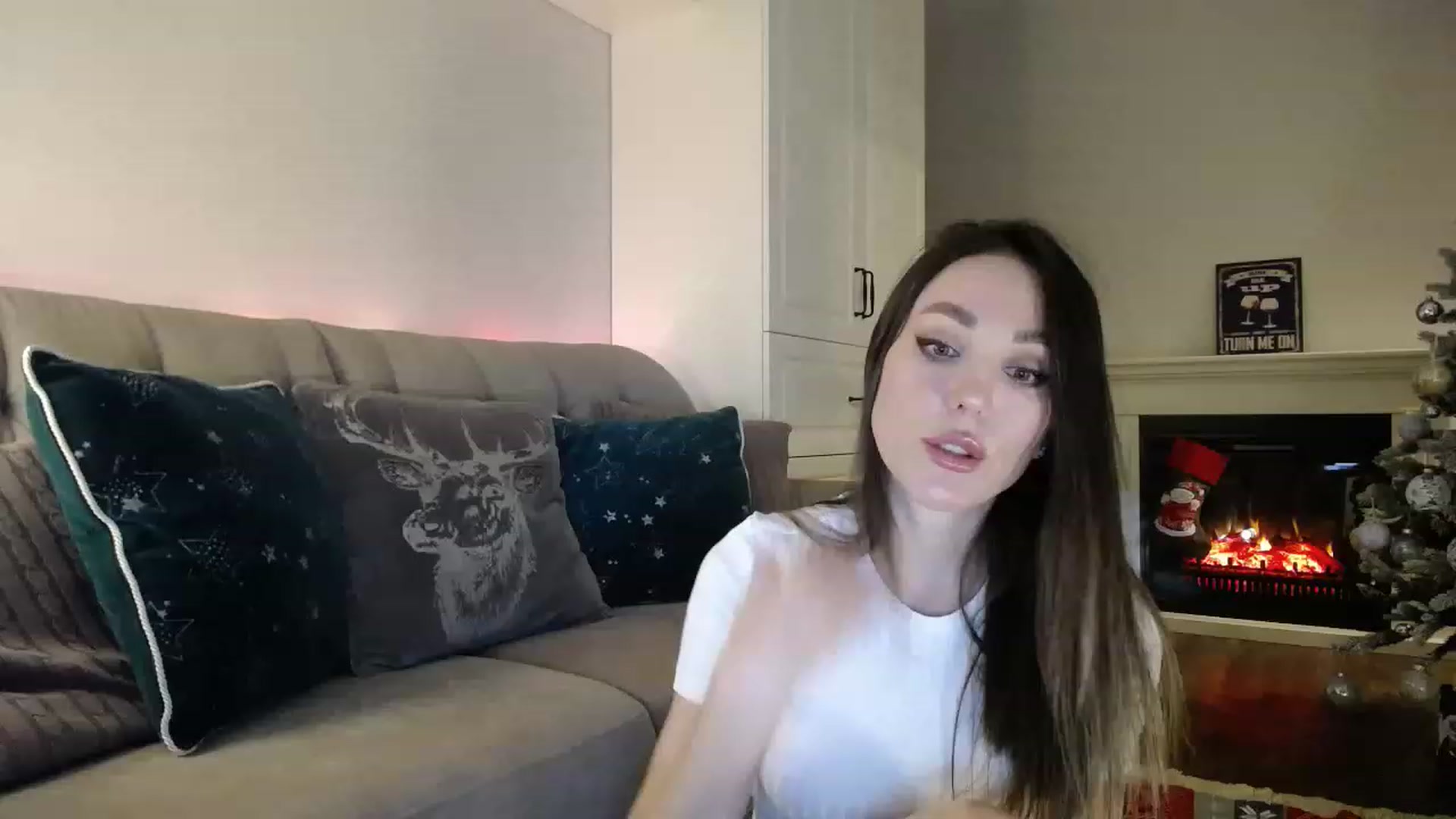 Gallery image thumbnail from Elysewine's myfreecams stream on, 12/31/2022, 04:34 image 17 of 20