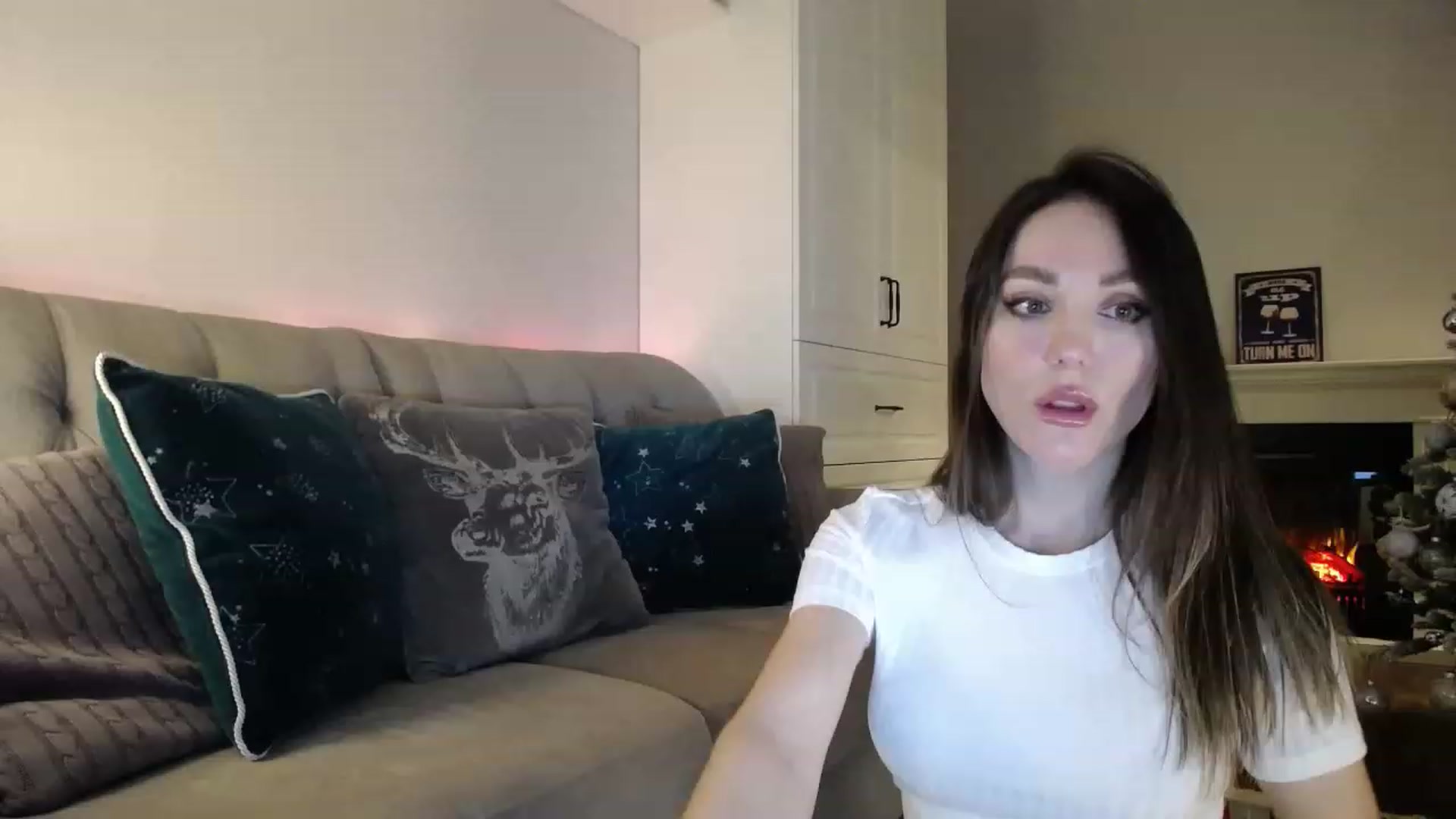 Gallery image thumbnail from Elysewine's myfreecams stream on, 12/31/2022, 04:34 image 11 of 20