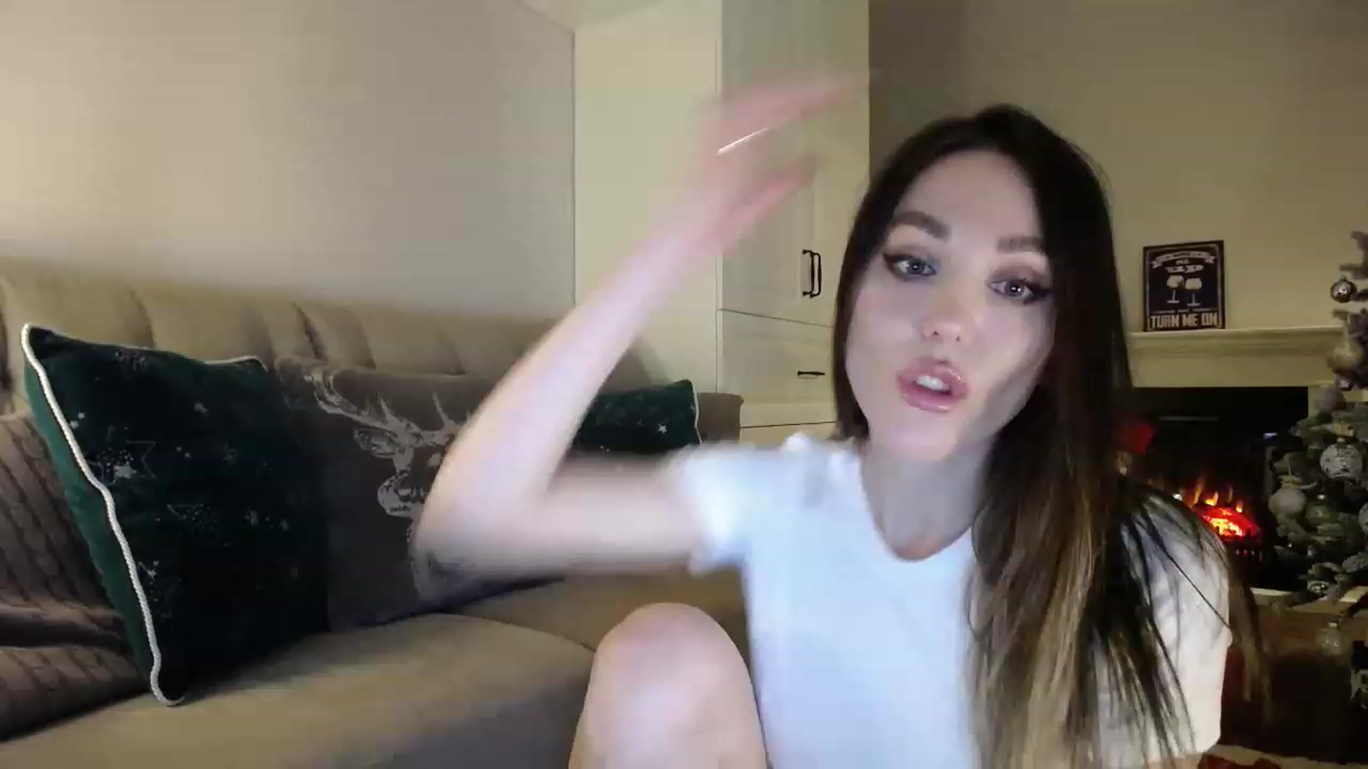 Gallery image thumbnail from Elysewine's myfreecams stream on, 12/31/2022, 04:34 image 18 of 20