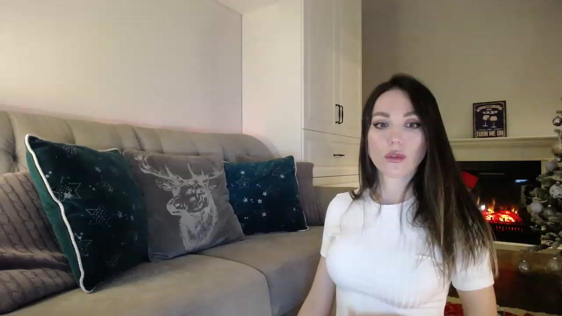 Gallery image thumbnail from Elysewine's myfreecams stream on, 12/31/2022, 04:34 image 14 of 20