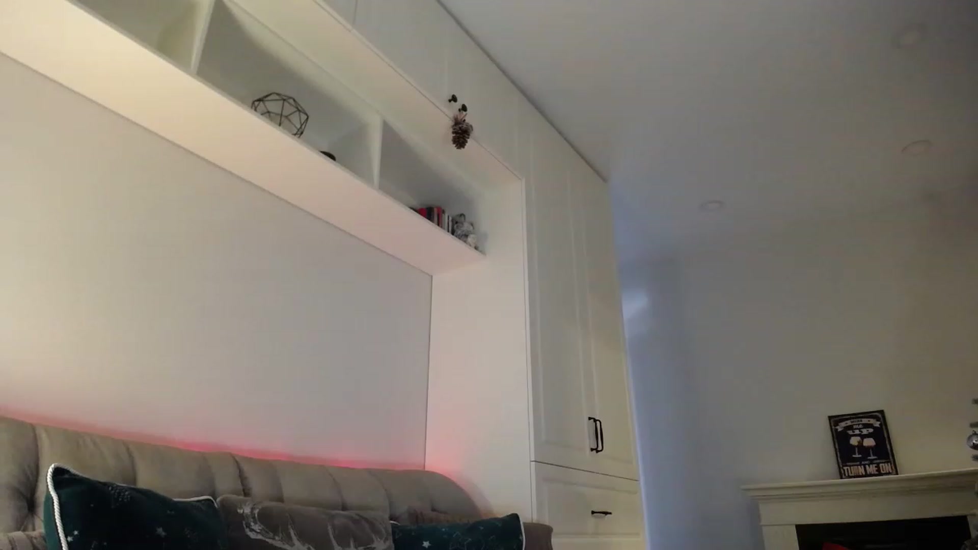 Gallery image thumbnail from Elysewine's myfreecams stream on, 12/31/2022, 04:34 image 7 of 20