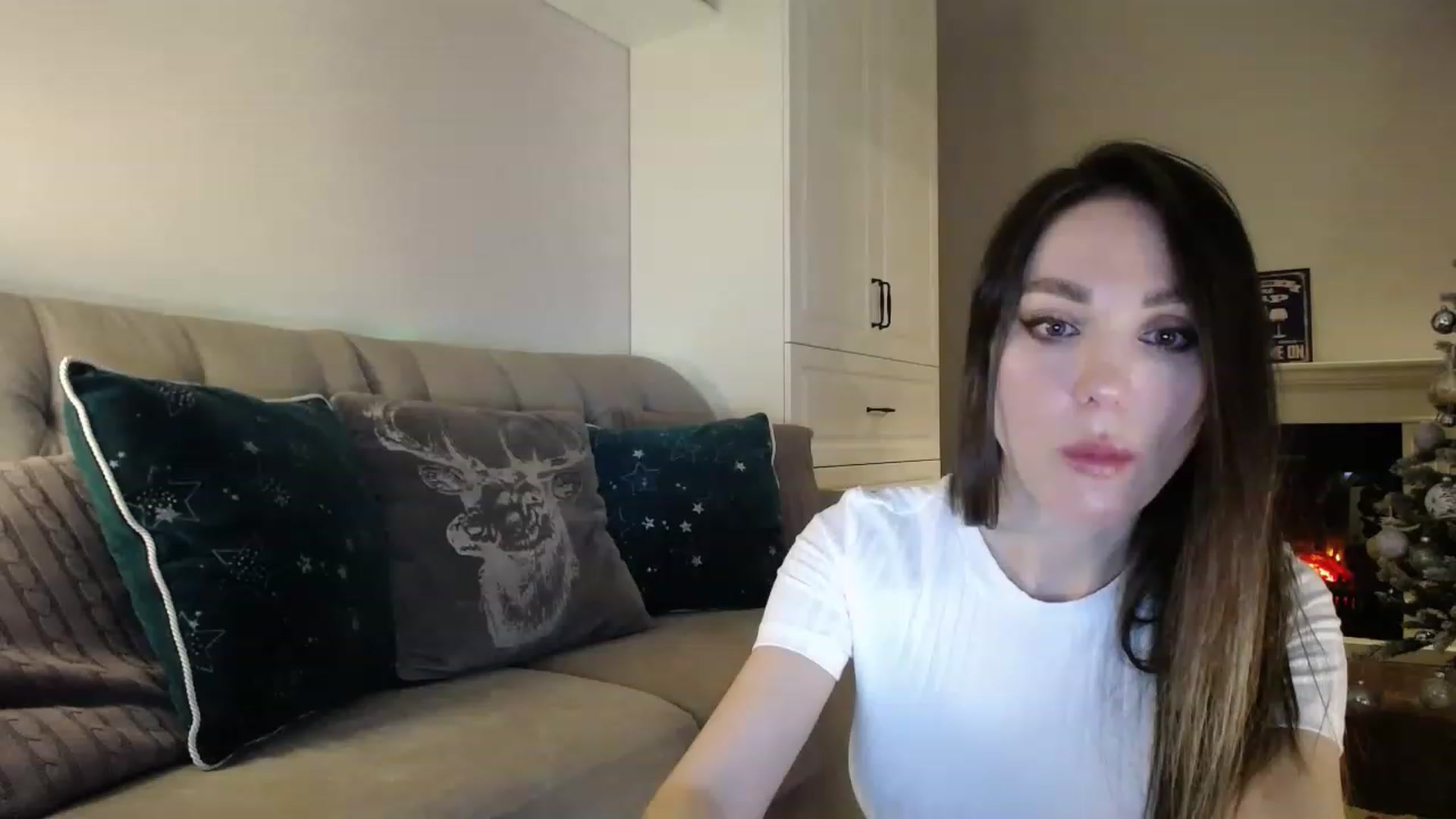 Gallery image thumbnail from Elysewine's myfreecams stream on, 12/31/2022, 04:34 image 9 of 20