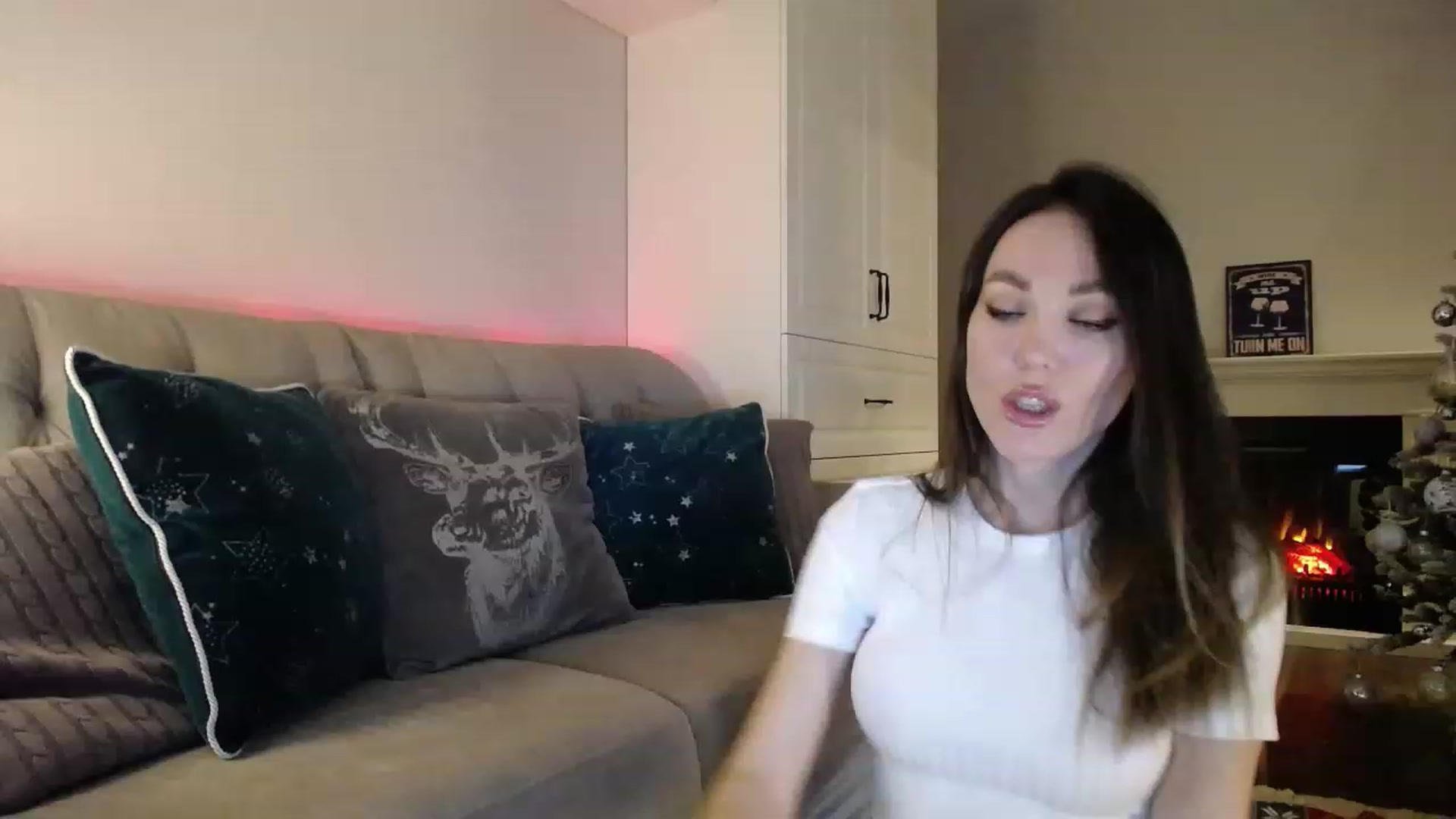 Gallery image thumbnail from Elysewine's myfreecams stream on, 12/31/2022, 04:34 image 13 of 20