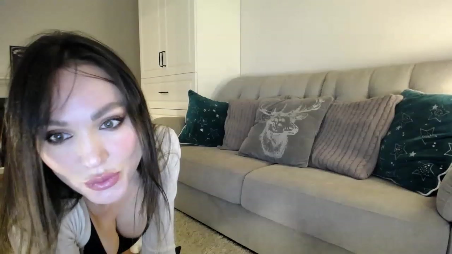 Gallery image thumbnail from Elysewine's myfreecams stream on, 01/15/2023, 04:50 image 3 of 20