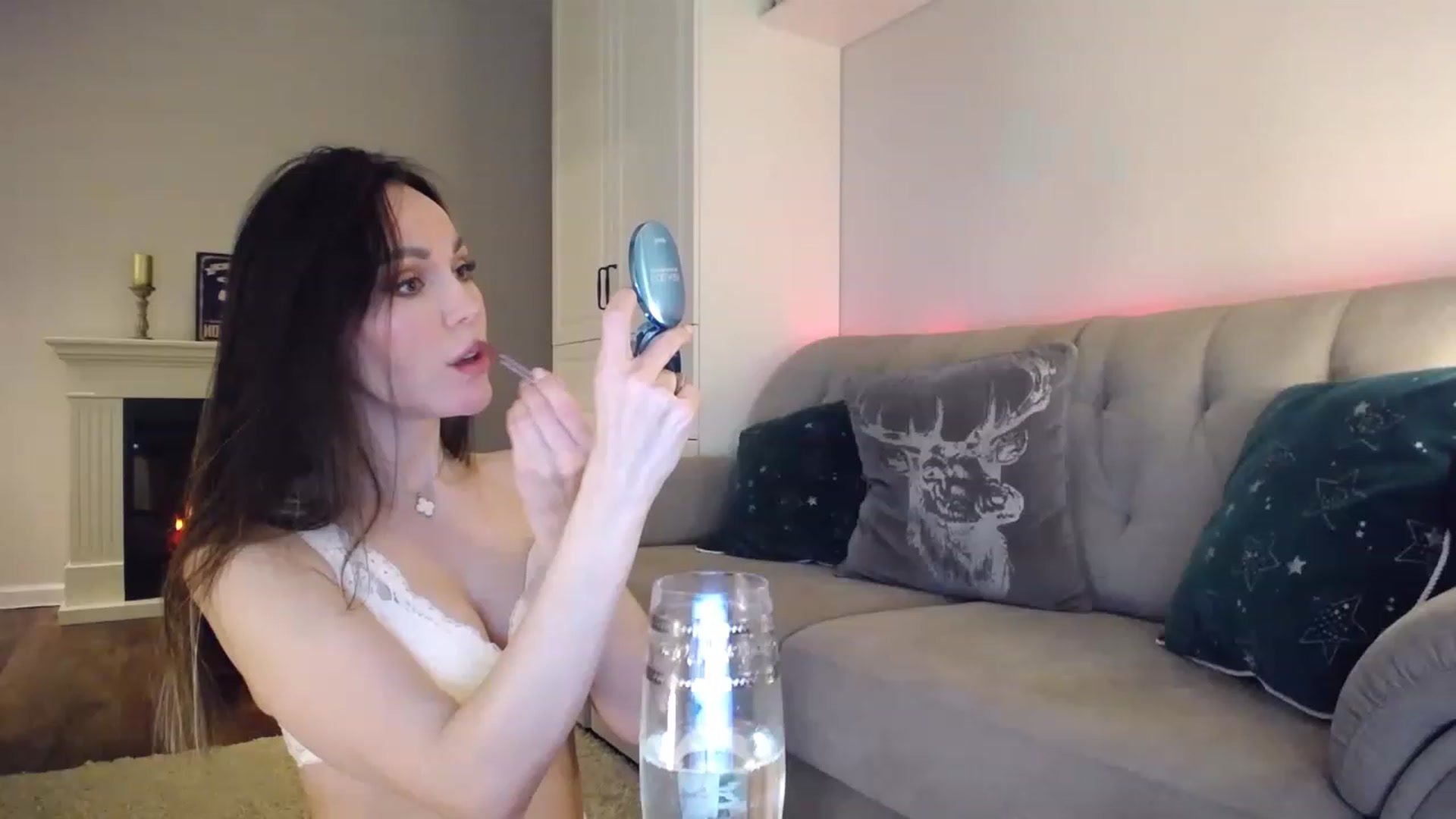 Gallery image thumbnail from Elysewine's myfreecams stream on, 01/21/2023, 06:26 image 15 of 20